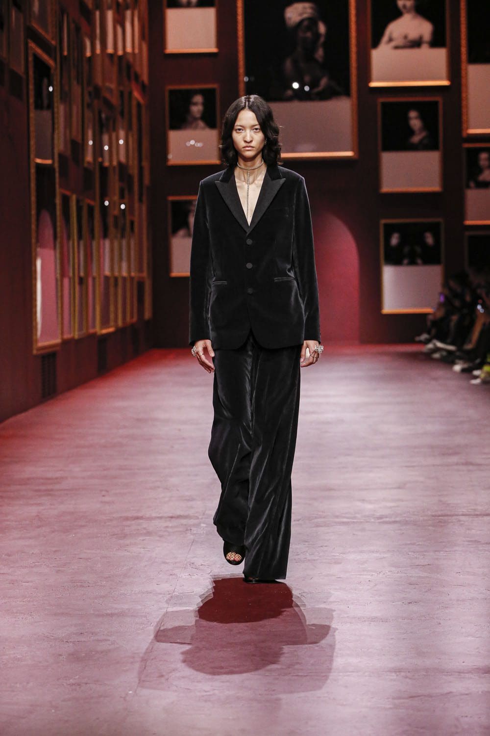 Dior Damen Herbst Winter 2022-2023 Paris Runway Magazin