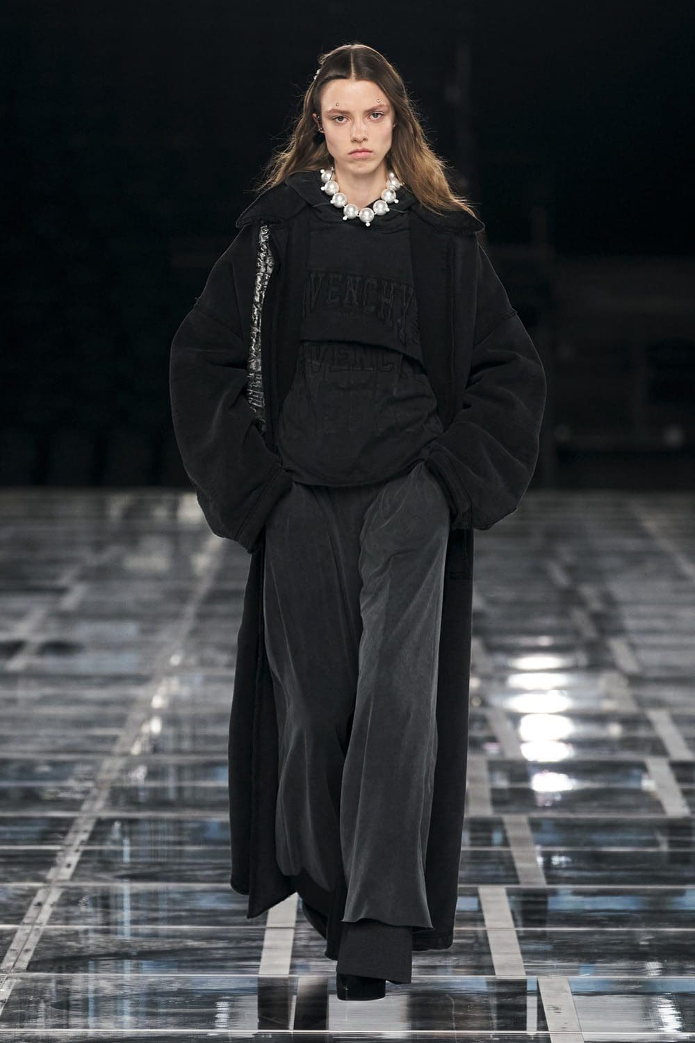 Givenchy Automne Hiver 2022-2023 Runway Magazine