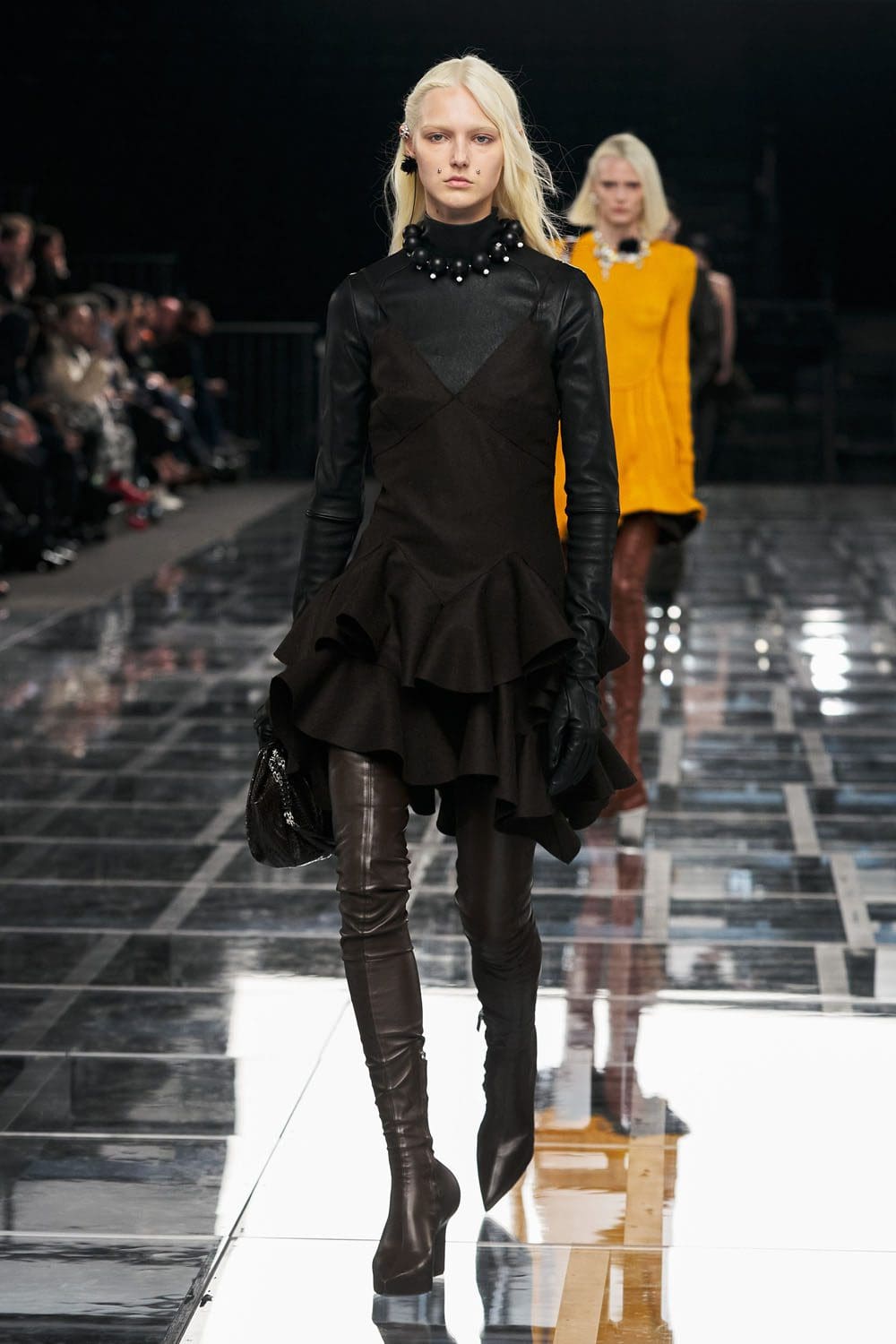 Givenchy Automne Hiver 2022-2023 Runway Magazine