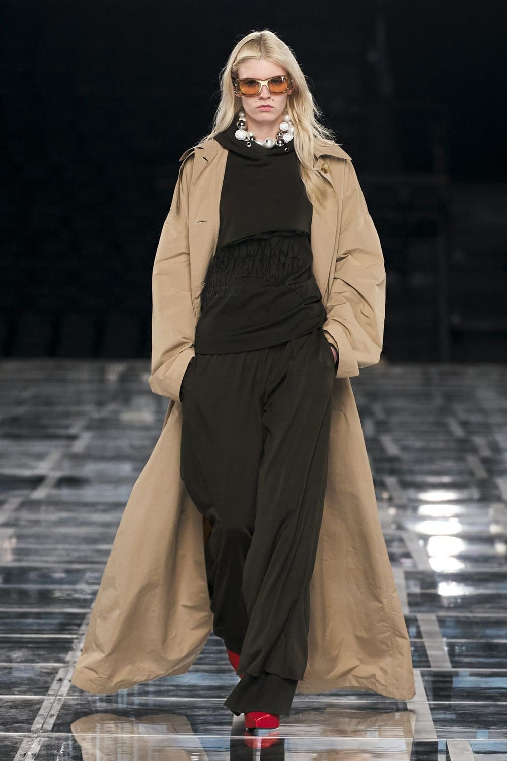 Givenchy Automne Hiver 2022-2023 Runway Magazine