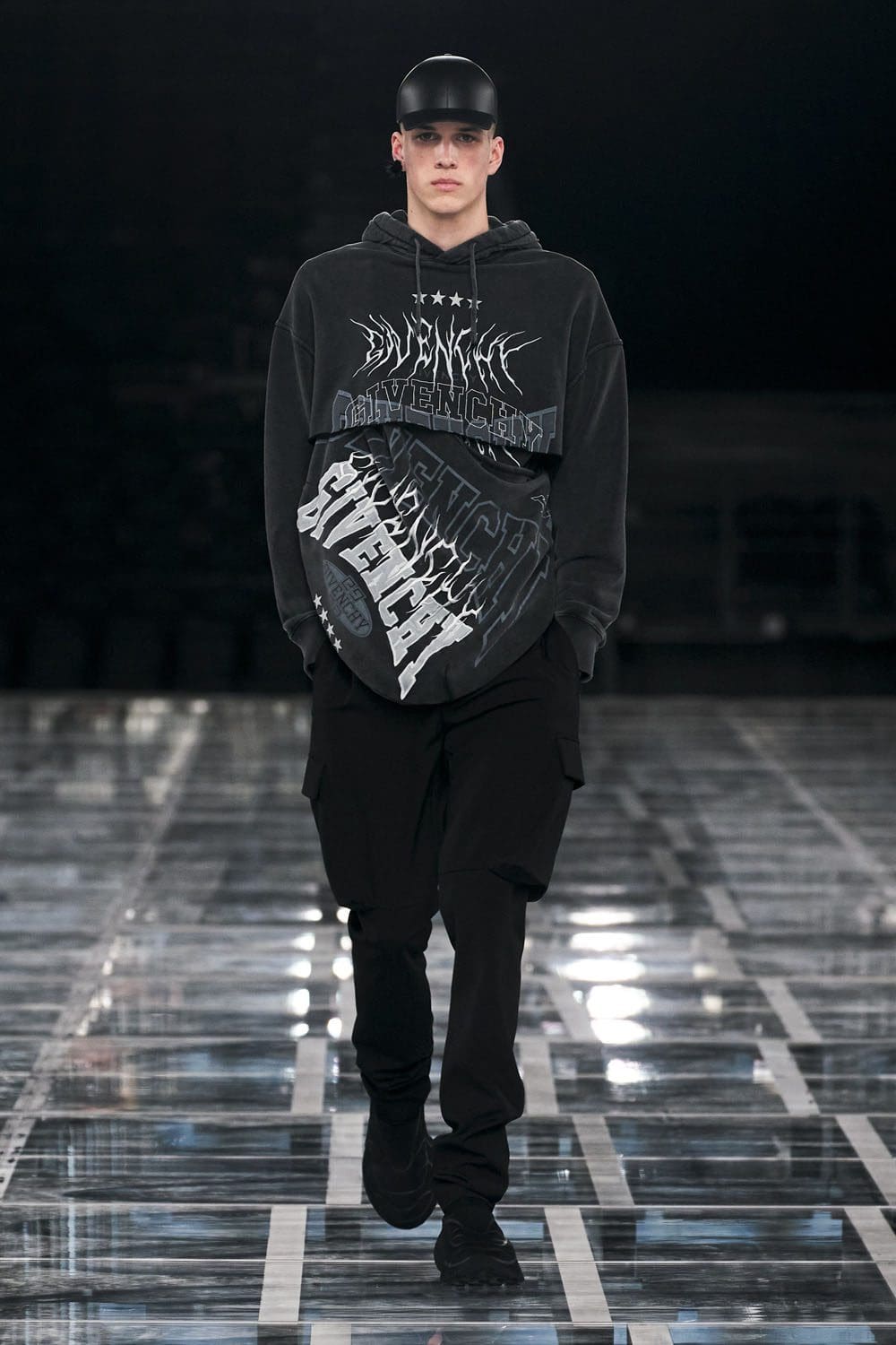 Givenchy Automne Hiver 2022-2023 Runway Magazine