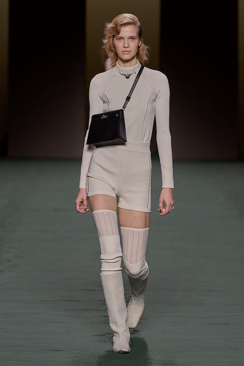 Hermes Herbst Winter 2022-2023 Paris Runway Magazin