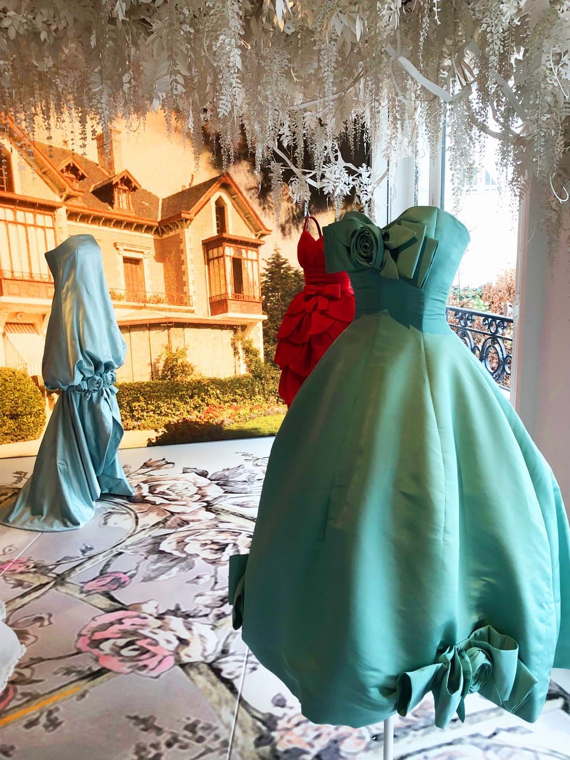 Внутри DIOR GALERIE 30 Montaigne by RUNWAY ЖУРНАЛ