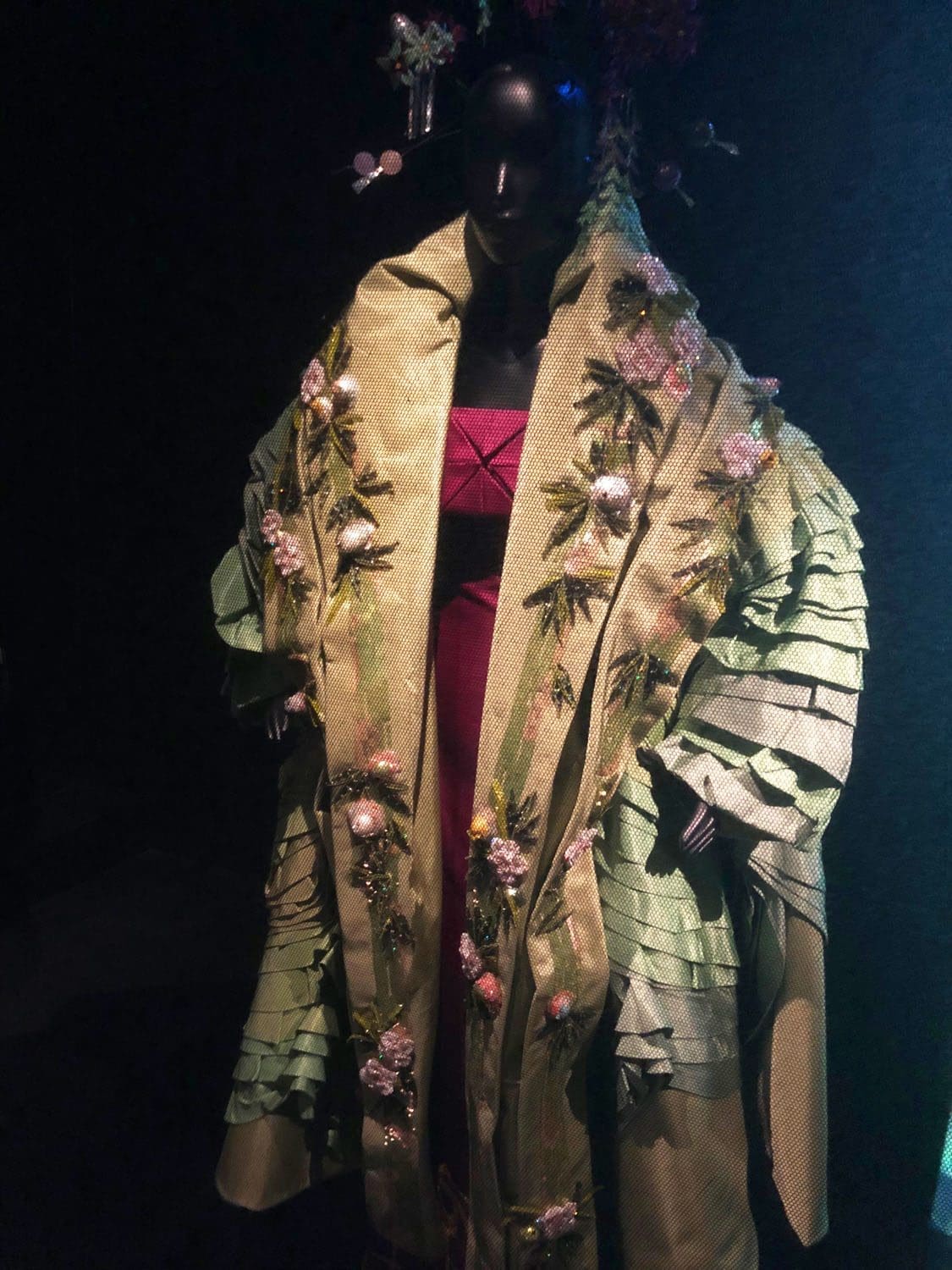 Внутри DIOR GALERIE 30 Montaigne by RUNWAY ЖУРНАЛ