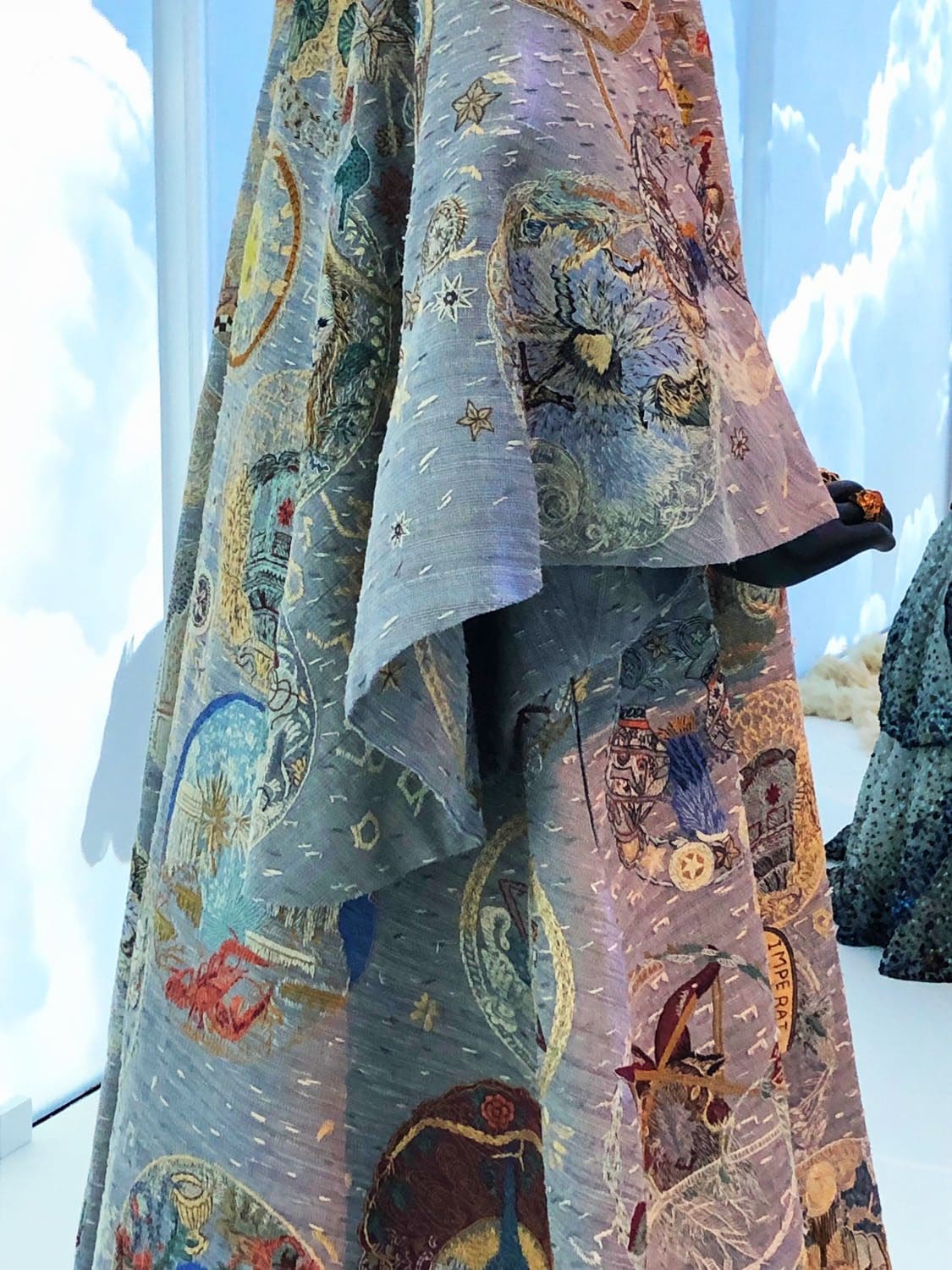 Внутри DIOR GALERIE 30 Montaigne by RUNWAY ЖУРНАЛ