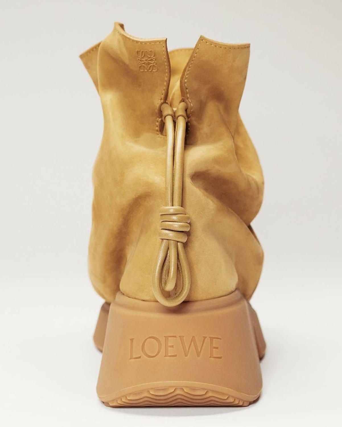 Loewe Otoño Invierno 2022-2023 París Runway Revista