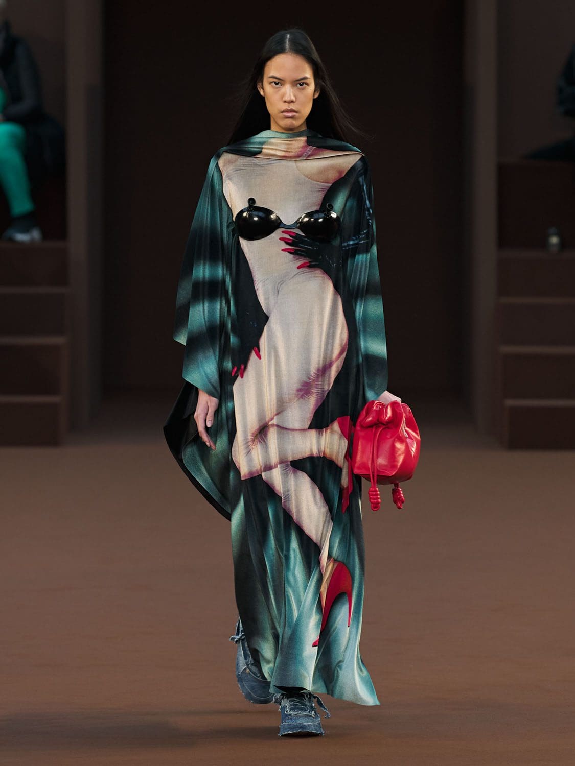 Loewe Otoño Invierno 2022-2023 París Runway Revista