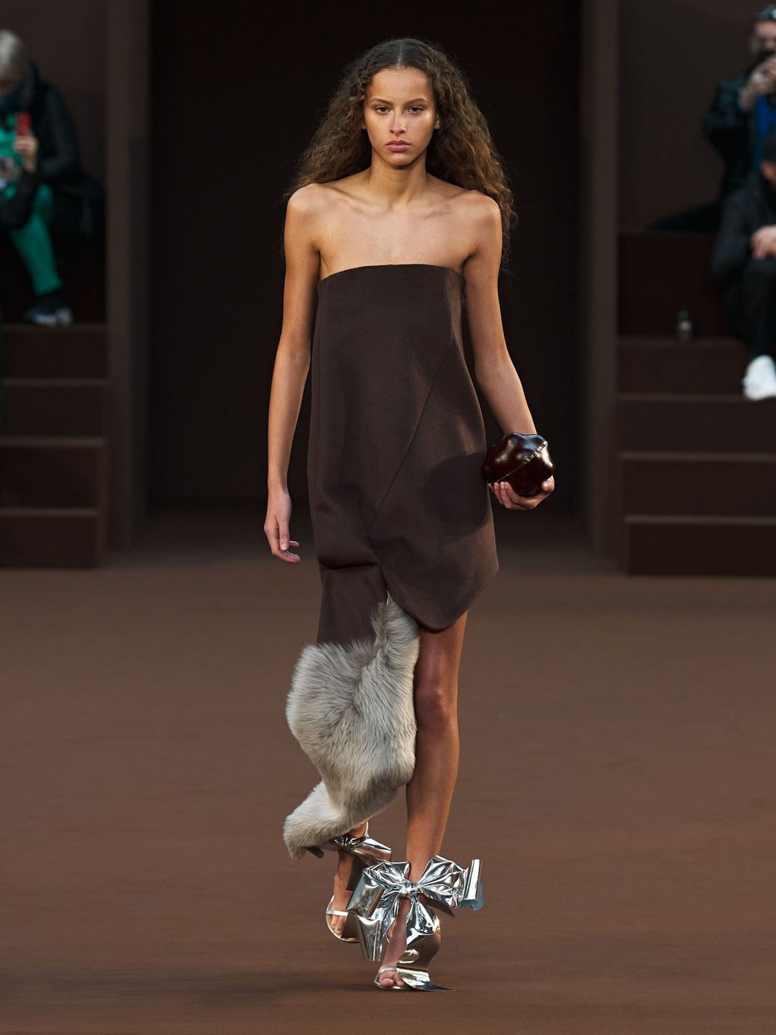 Loewe Otoño Invierno 2022-2023 París Runway Revista