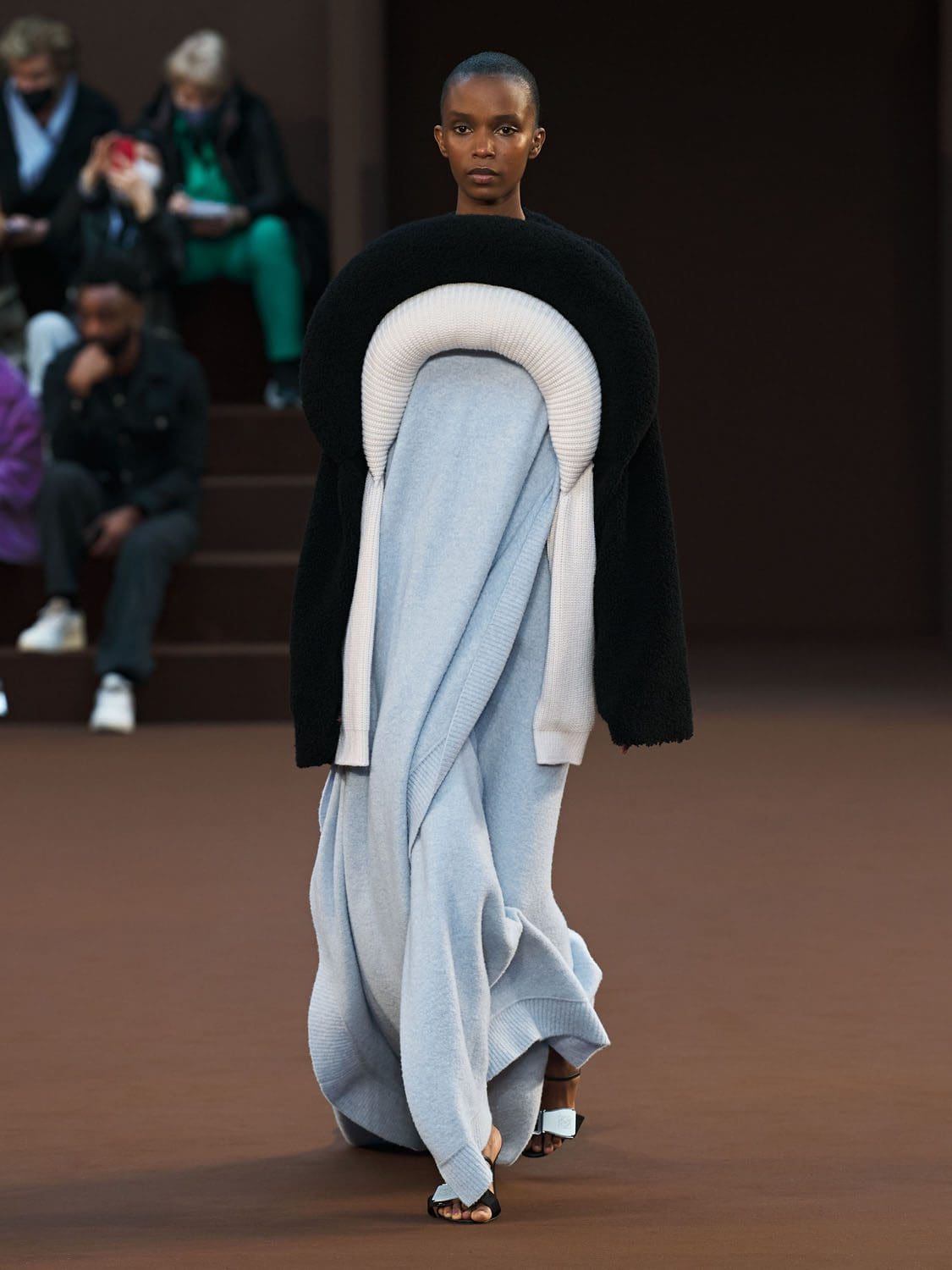 Loewe Otoño Invierno 2022-2023 París Runway Revista
