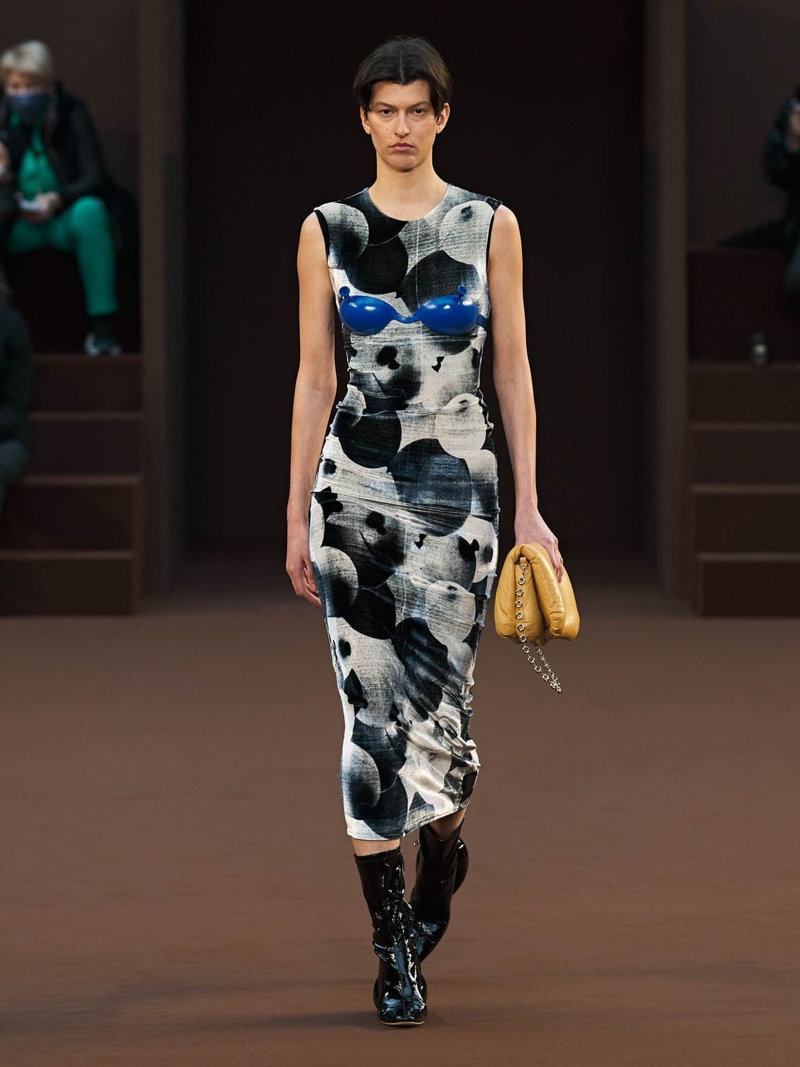Loewe Fall Winter 2022-2023 Paris Runway Magazine