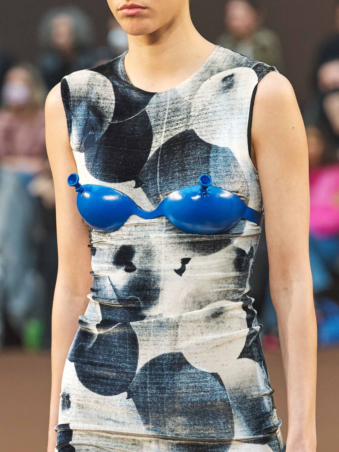 Loewe Otoño Invierno 2022-2023 París Runway Revista