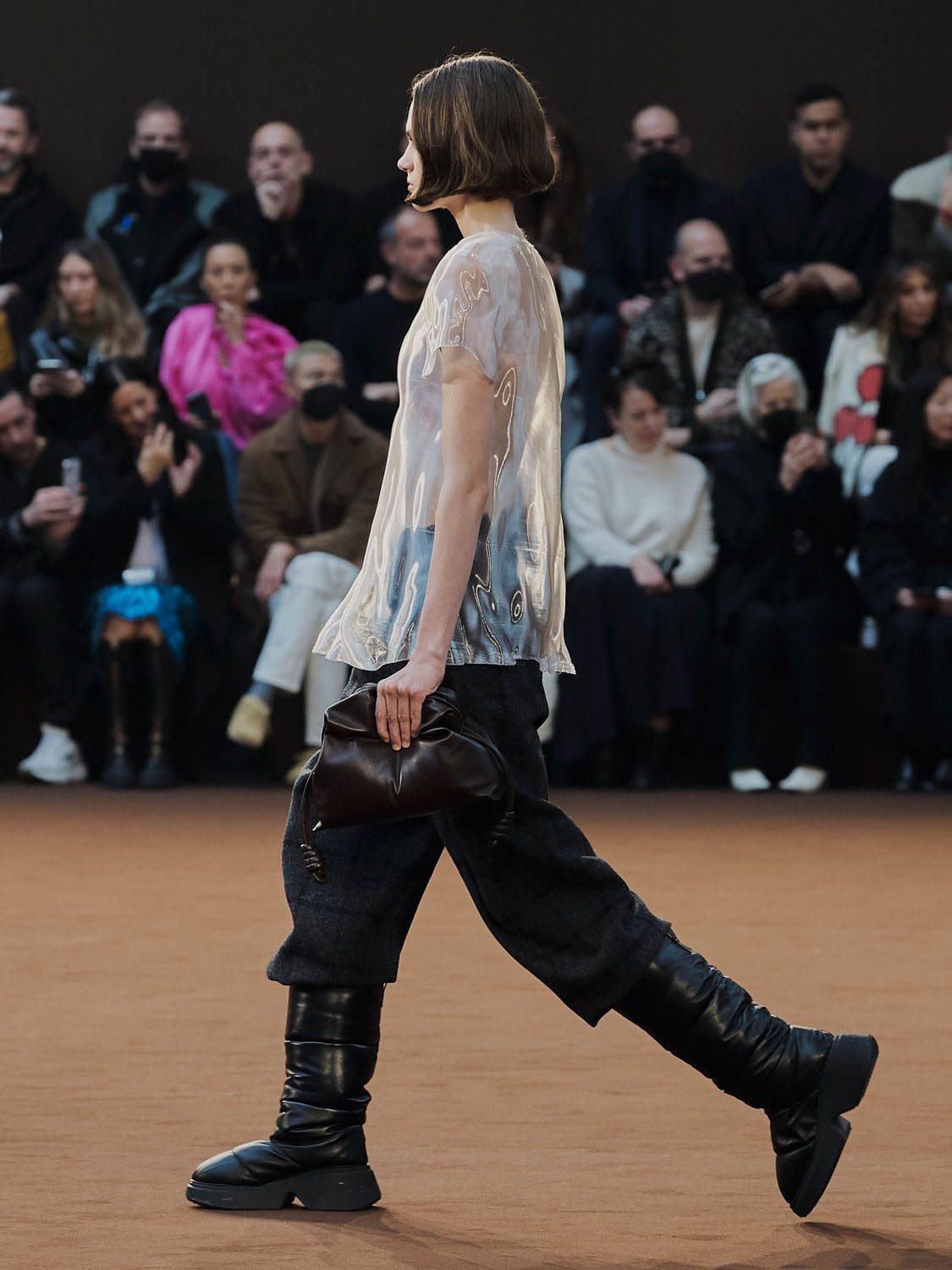 Loewe Otoño Invierno 2022-2023 París Runway Revista