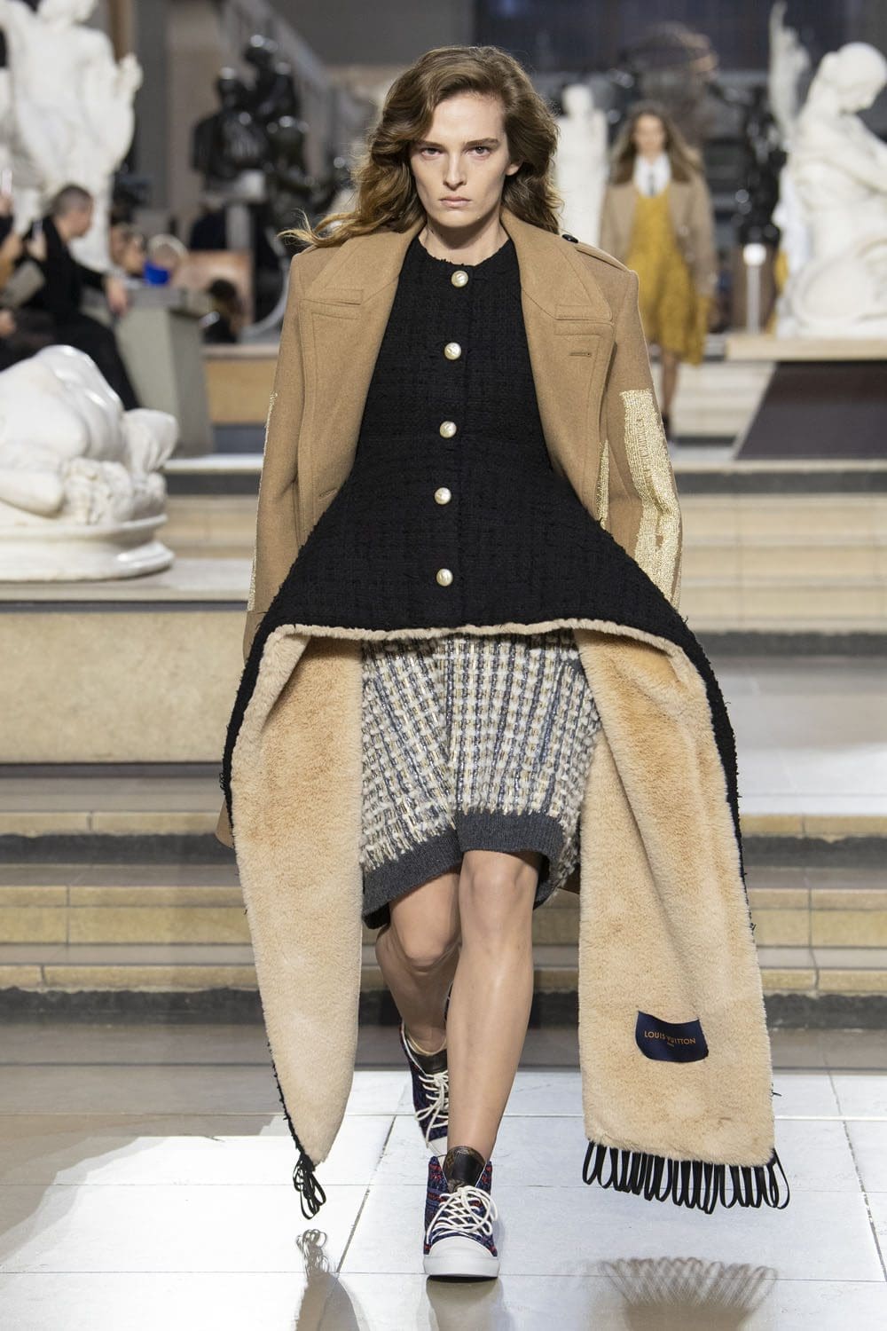 Louis Vuitton Automne-Hiver 2022-2023 Runway Magazine