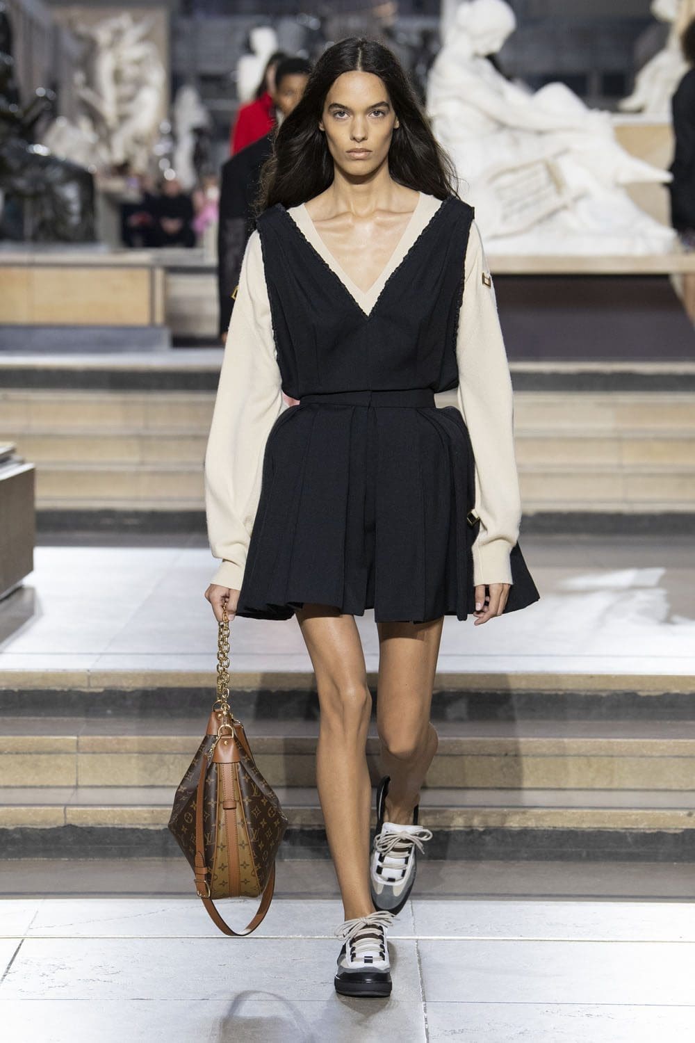 Louis Vuitton Automne-Hiver 2022-2023 Runway Magazine