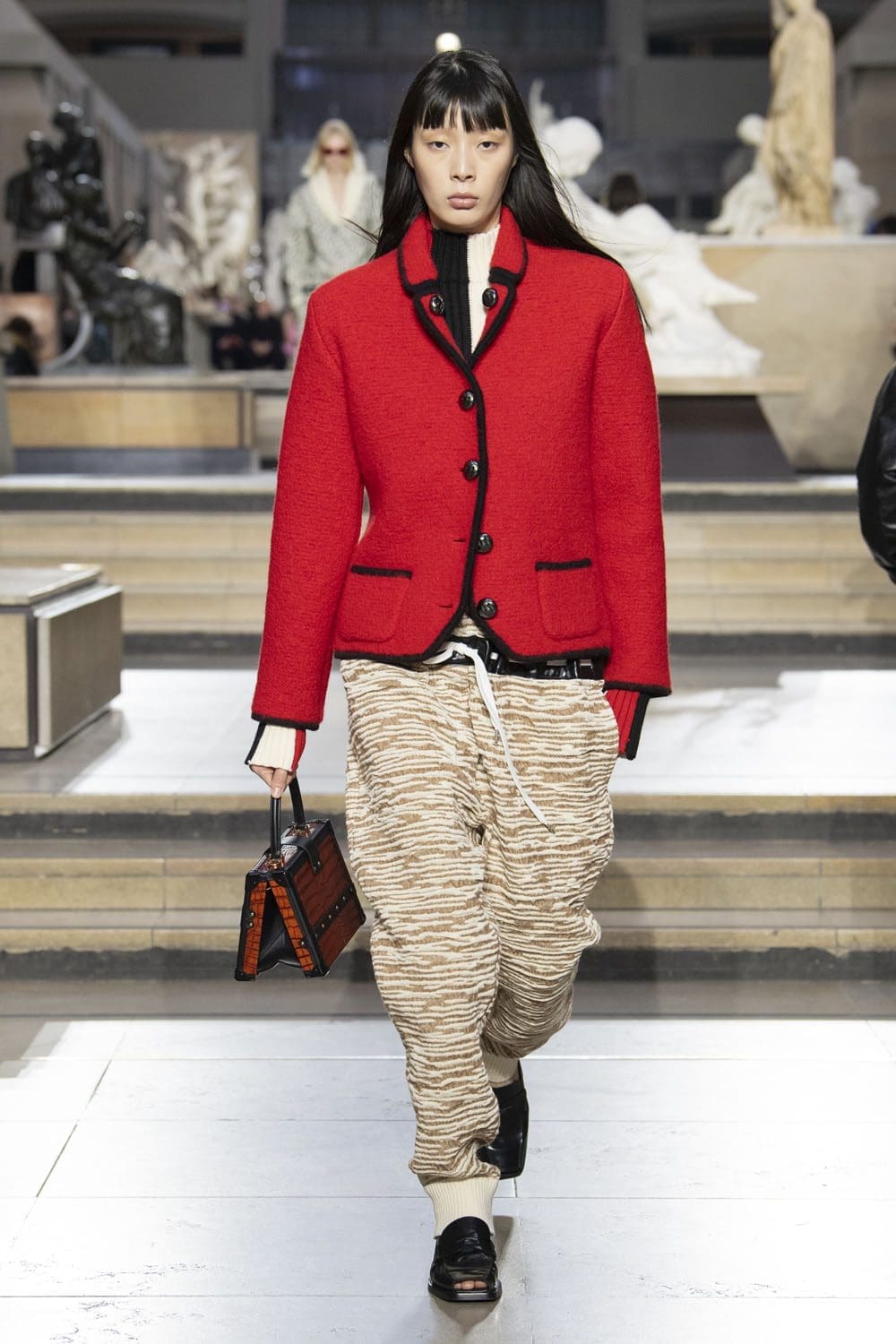 Louis Vuitton Automne-Hiver 2022-2023 Runway Magazine