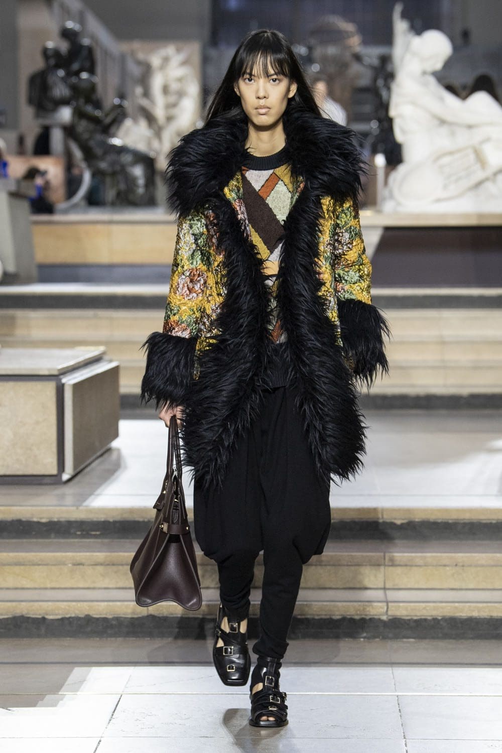 Louis Vuitton Automne-Hiver 2022-2023 Runway Magazine