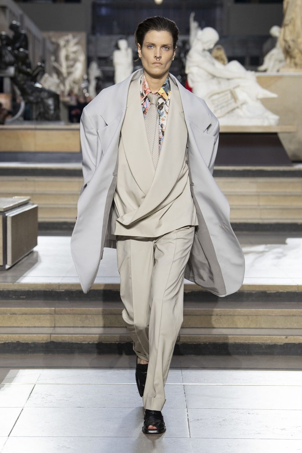 Louis Vuitton Fall Winter 2022-2023 Runway Magazine