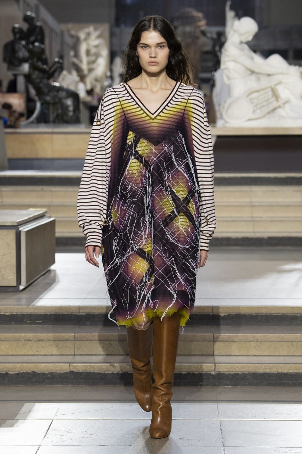 Louis Vuitton Automne-Hiver 2022-2023 Runway Magazine