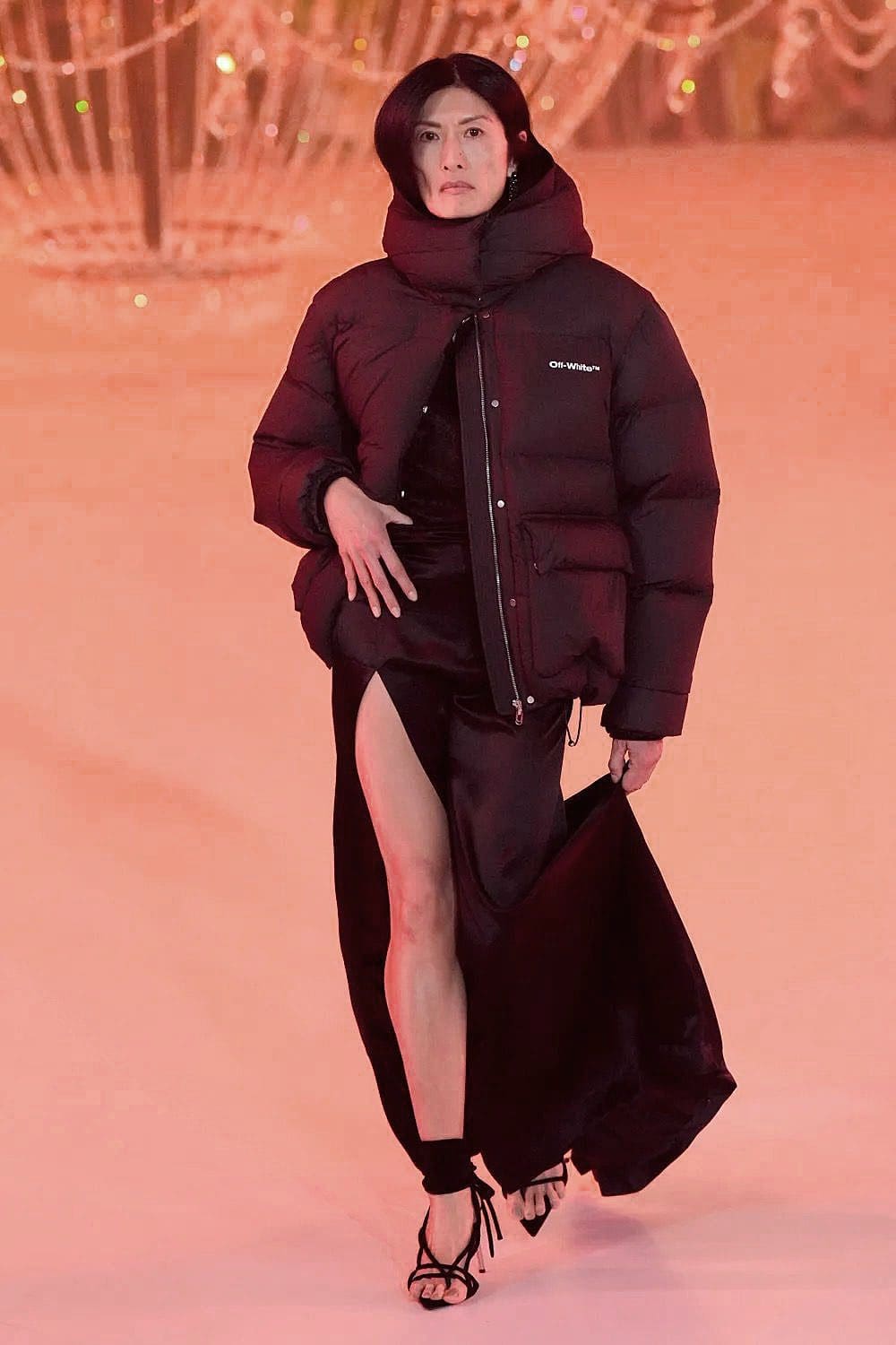 Off-White Outono 2022-2023 Paris Runway revista