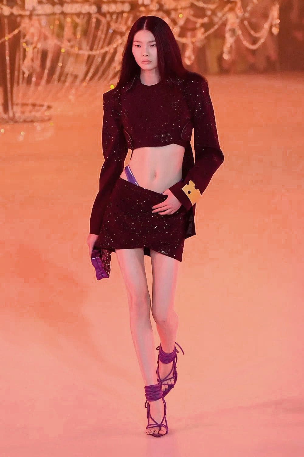 Off-White Outono 2022-2023 Paris Runway revista