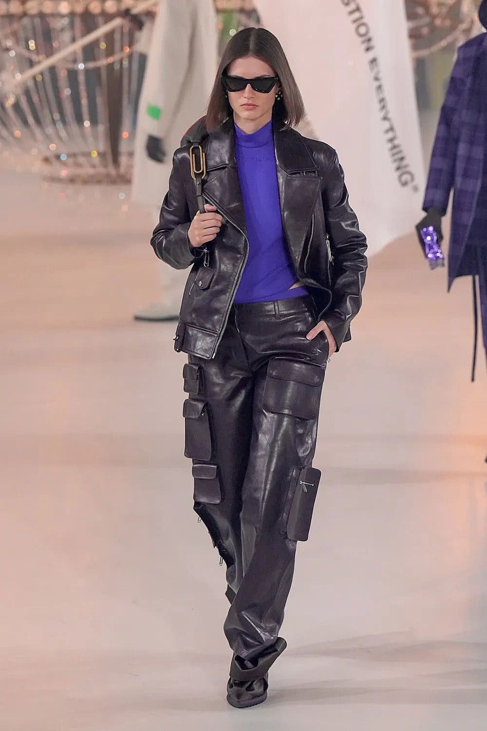 Off-White Outono 2022-2023 Paris Runway revista
