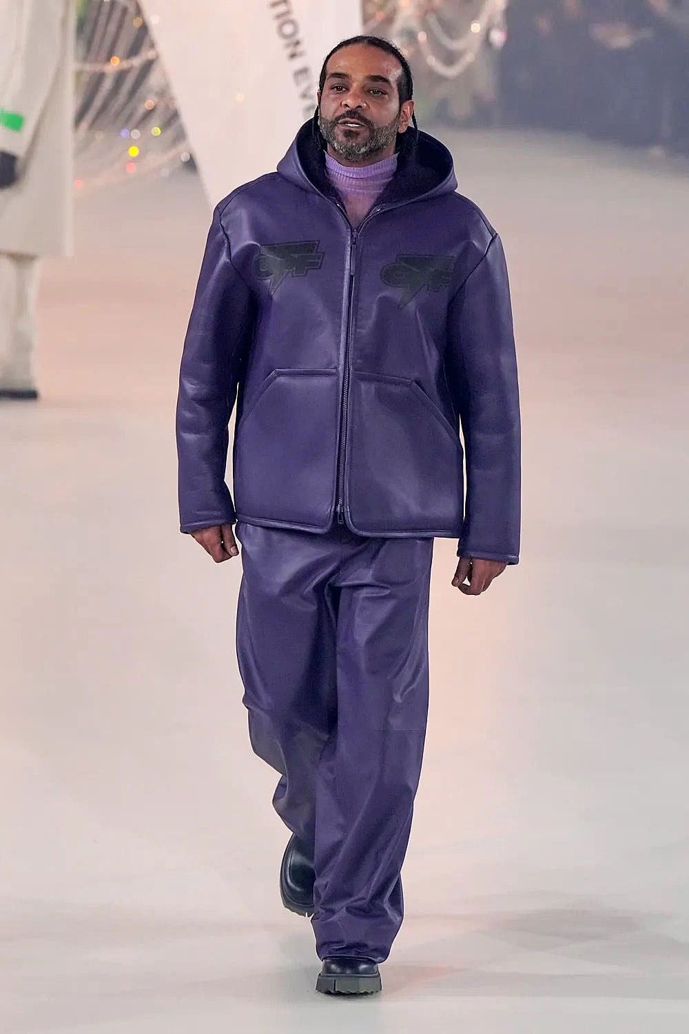 Off-White Outono 2022-2023 Paris Runway revista