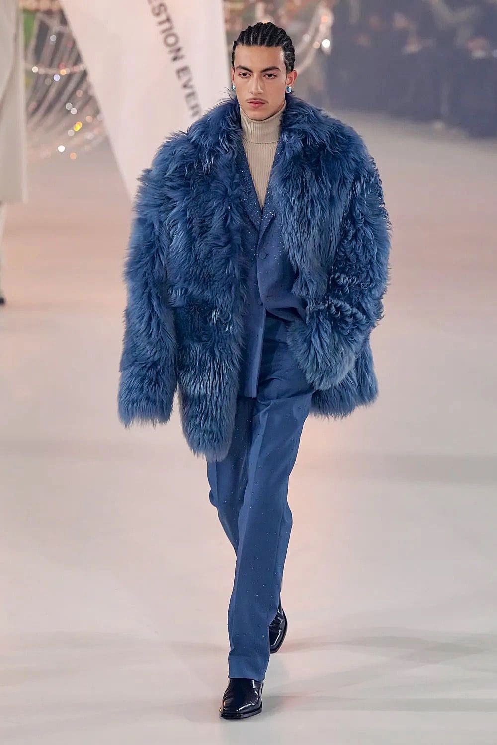 Off-White Outono 2022-2023 Paris Runway revista