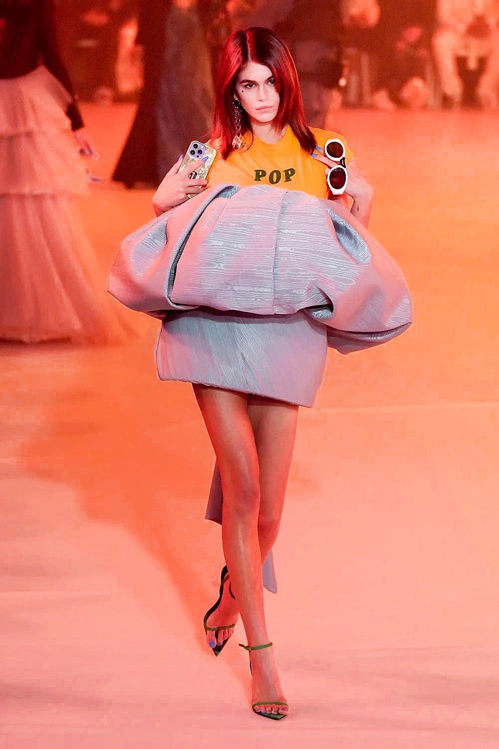 Off-White Outono 2022-2023 Paris Runway revista