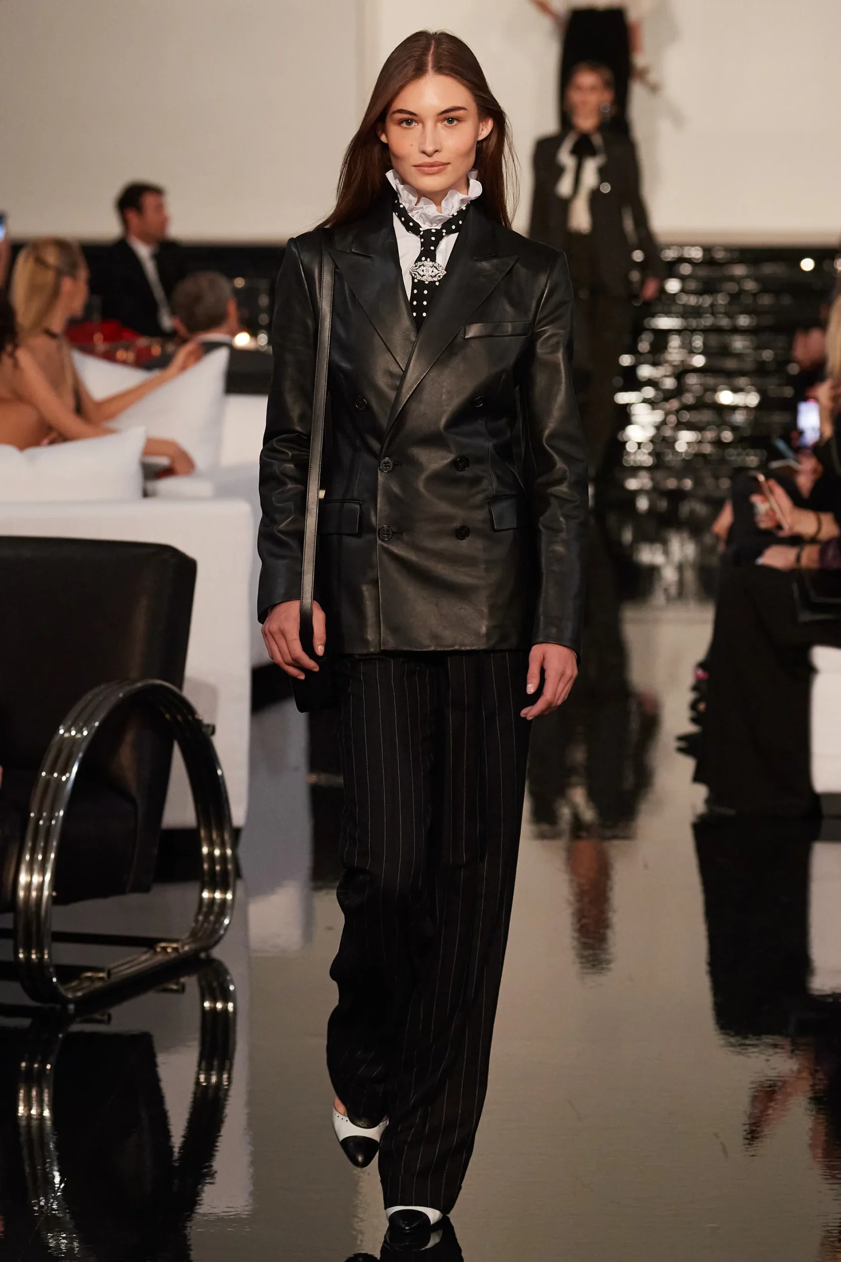 Ralph Lauren 2022-2023 秋冬纽约时装秀 Runway 杂志