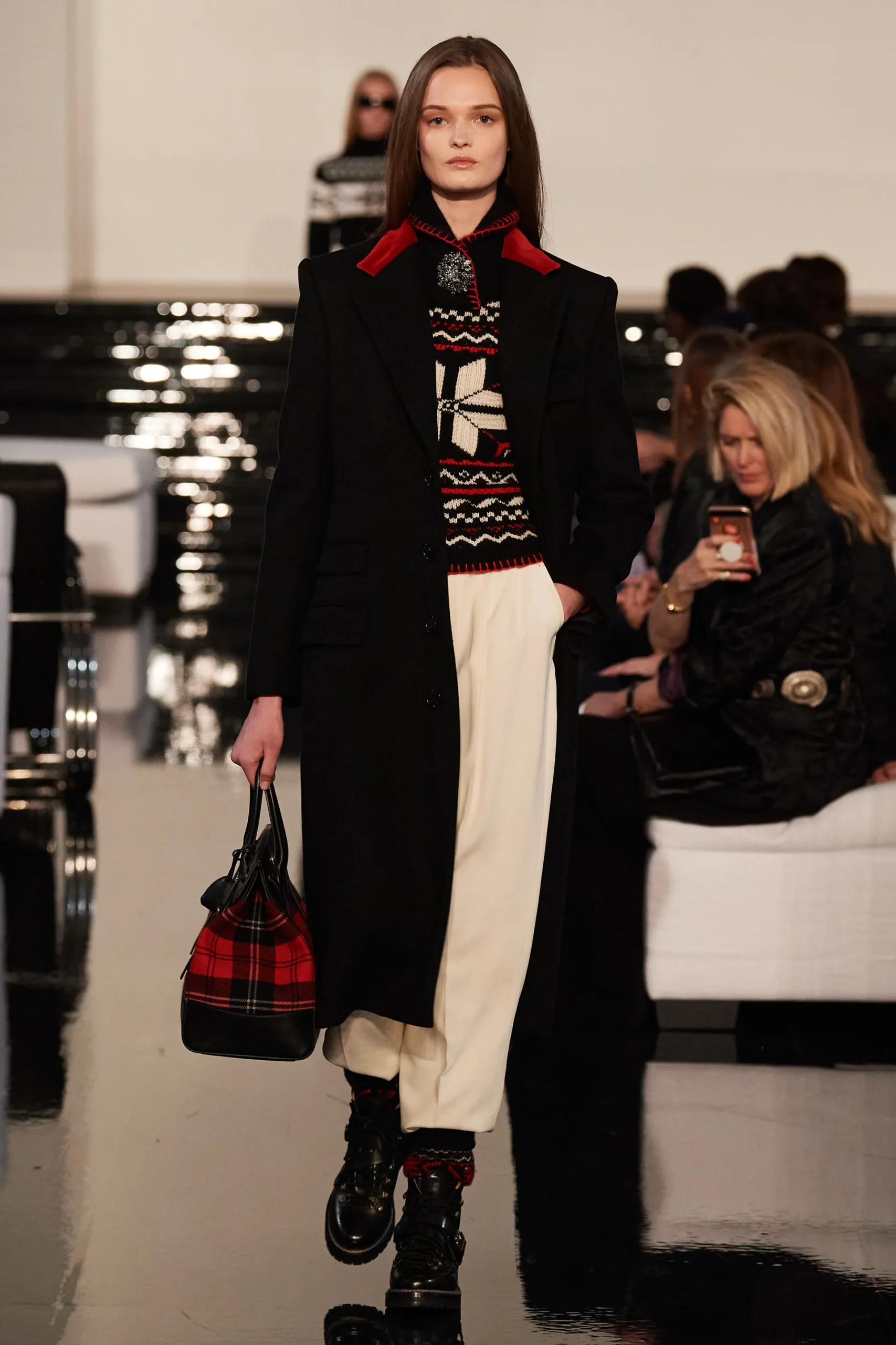 Ralph Lauren 2022-2023 秋冬纽约时装秀 Runway 杂志