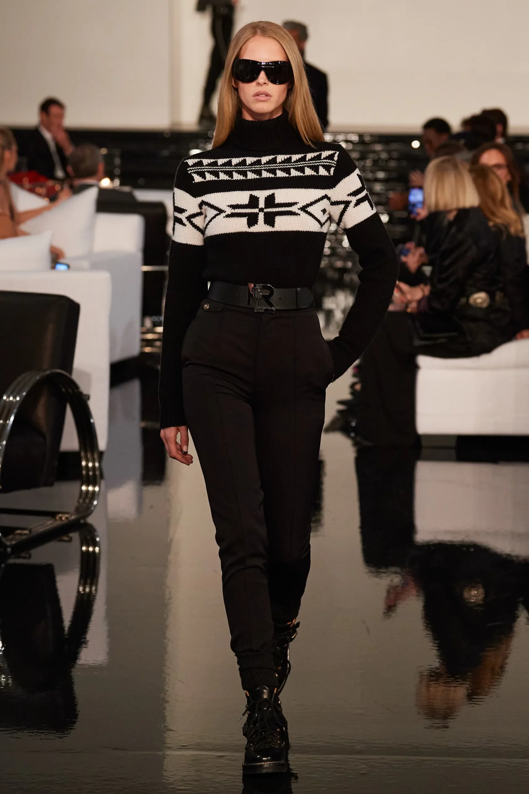 Ralph Lauren 2022-2023 秋冬纽约时装秀 Runway 杂志