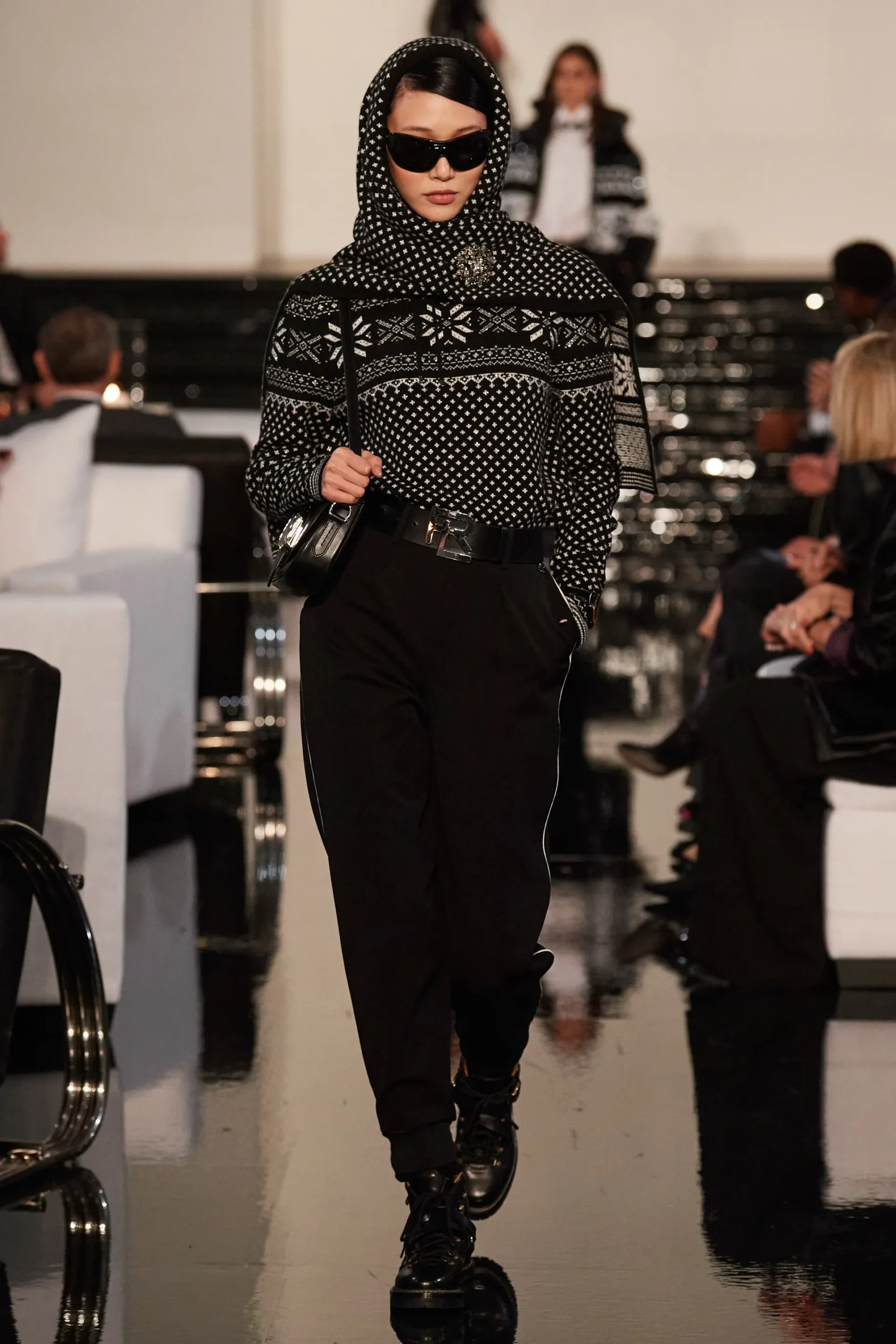 Ralph Lauren 2022-2023 秋冬纽约时装秀 Runway 杂志
