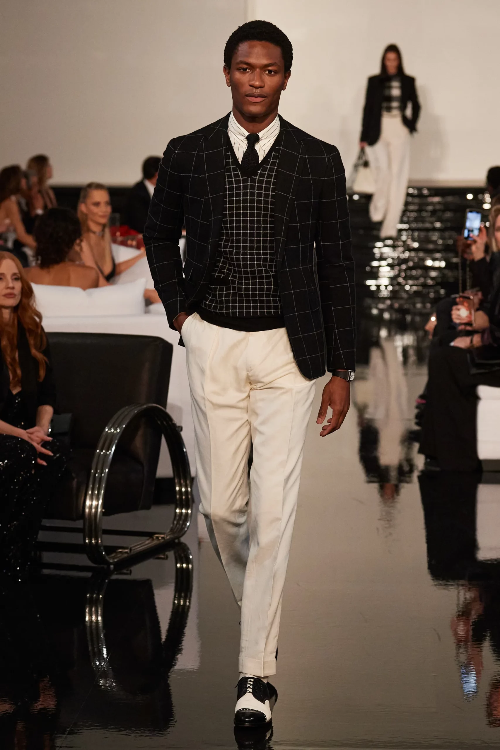 Ralph Lauren 2022-2023 秋冬纽约时装秀 Runway 杂志