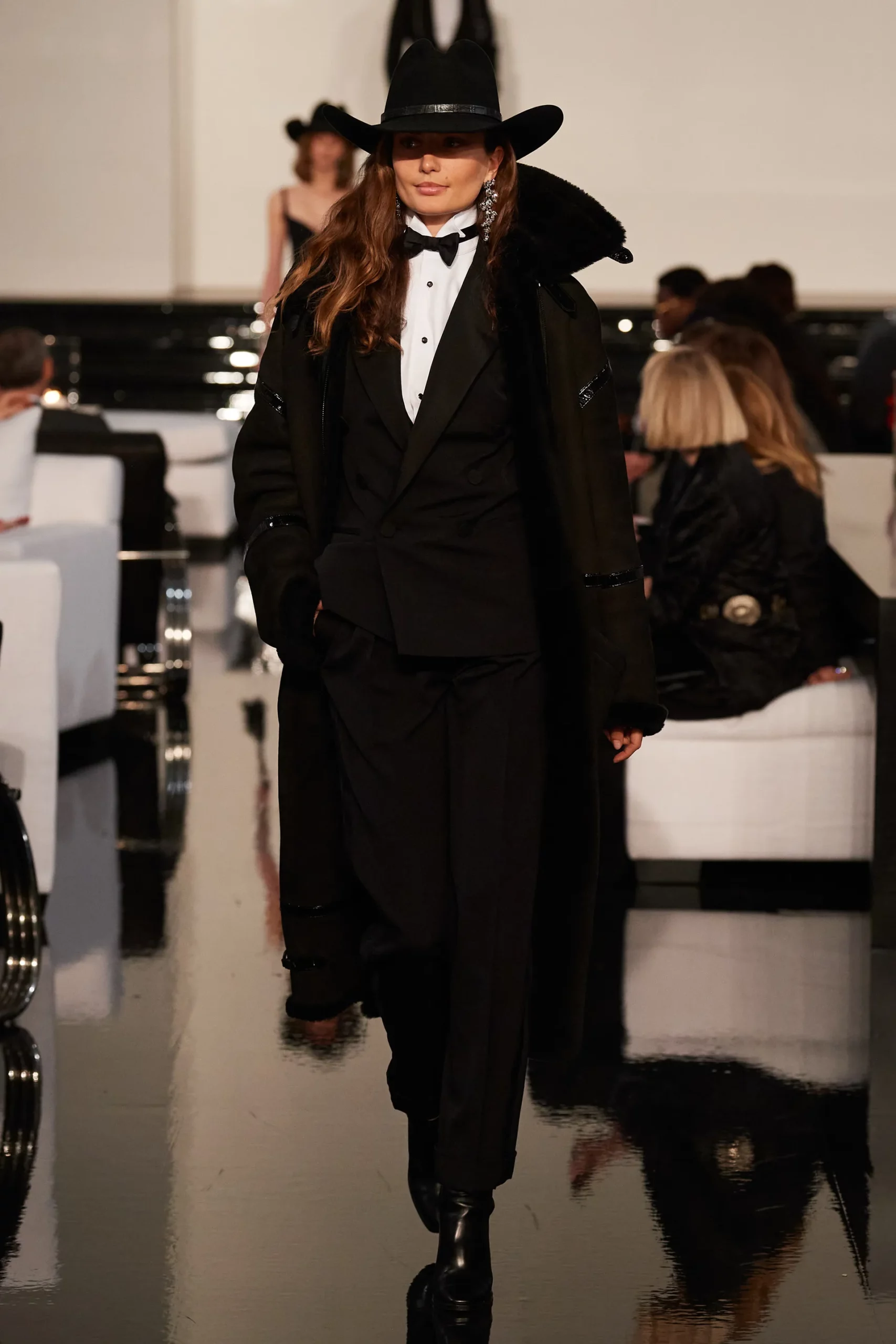 Ralph Lauren 2022-2023 秋冬纽约时装秀 Runway 杂志