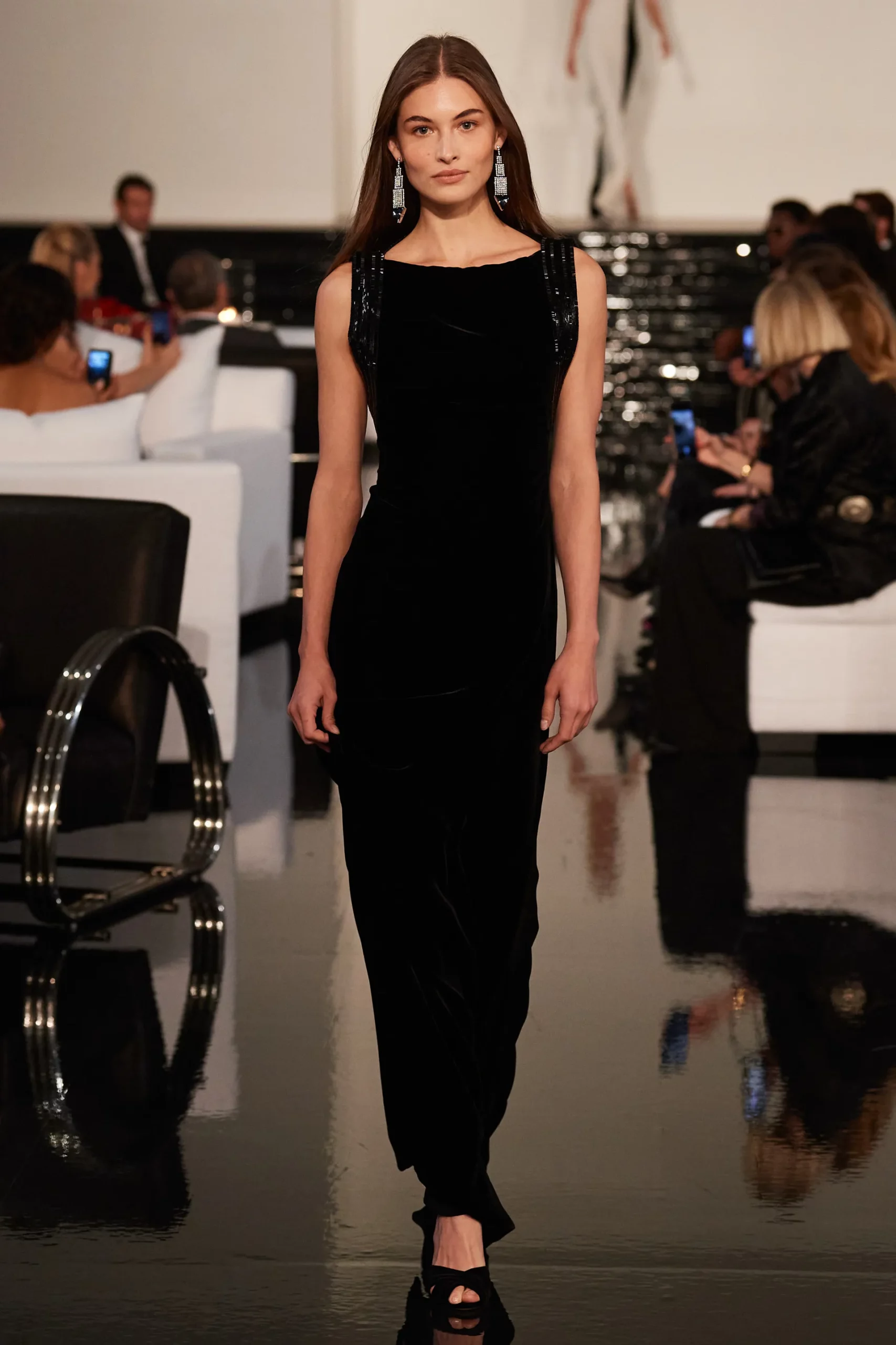 Ralph Lauren 2022-2023 秋冬纽约时装秀 Runway 杂志