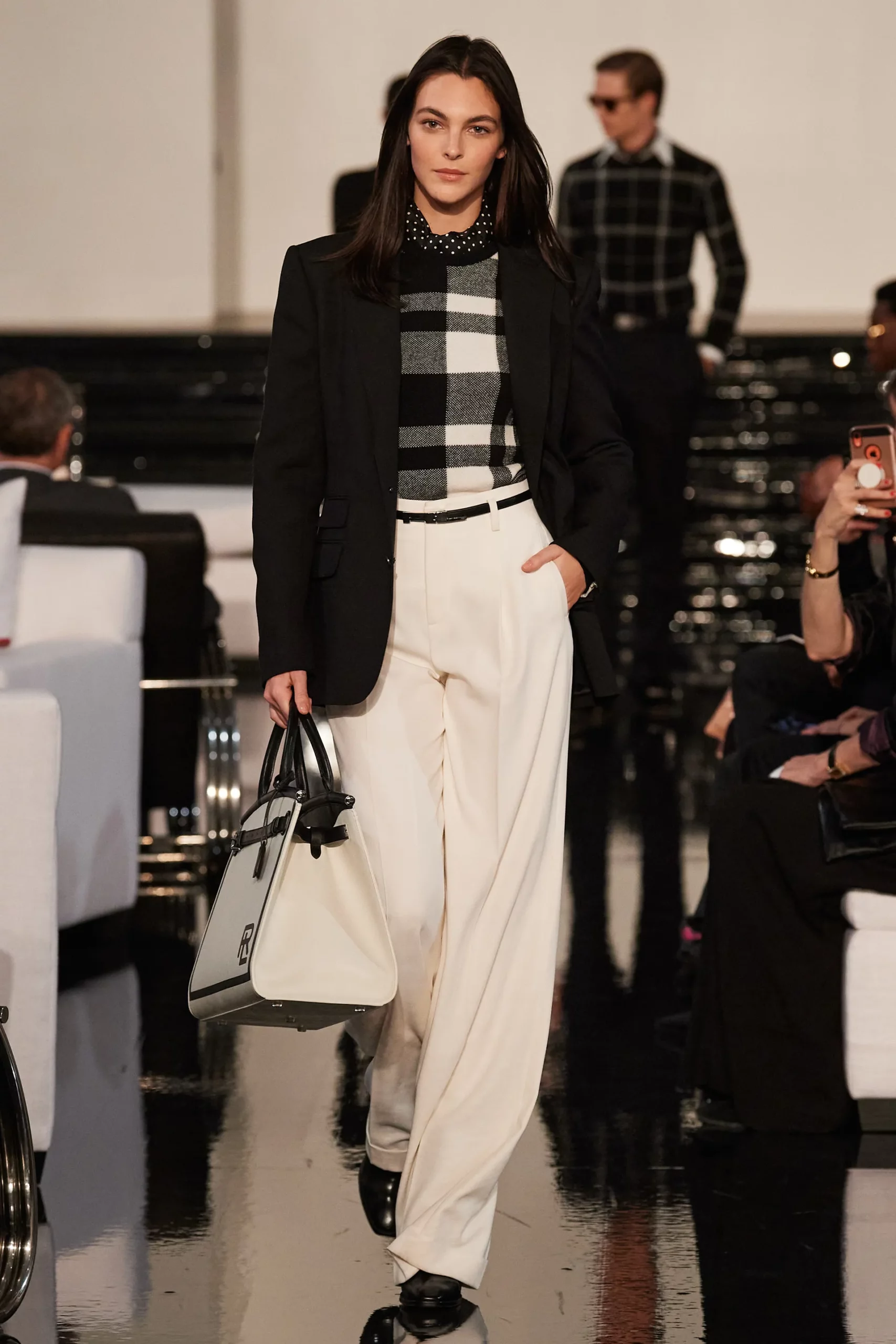 Ralph Lauren 2022-2023 秋冬纽约时装秀 Runway 杂志