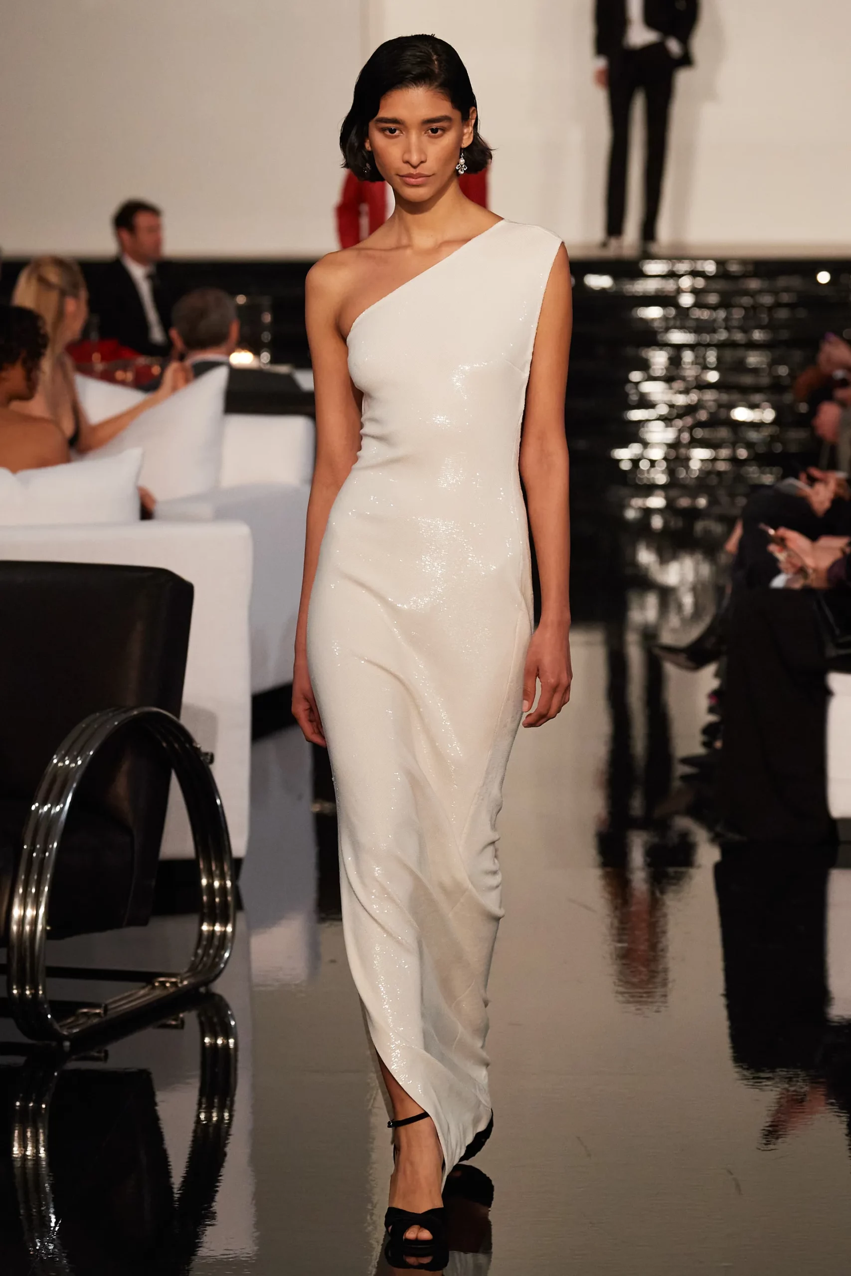 Ralph Lauren 2022-2023 秋冬纽约时装秀 Runway 杂志