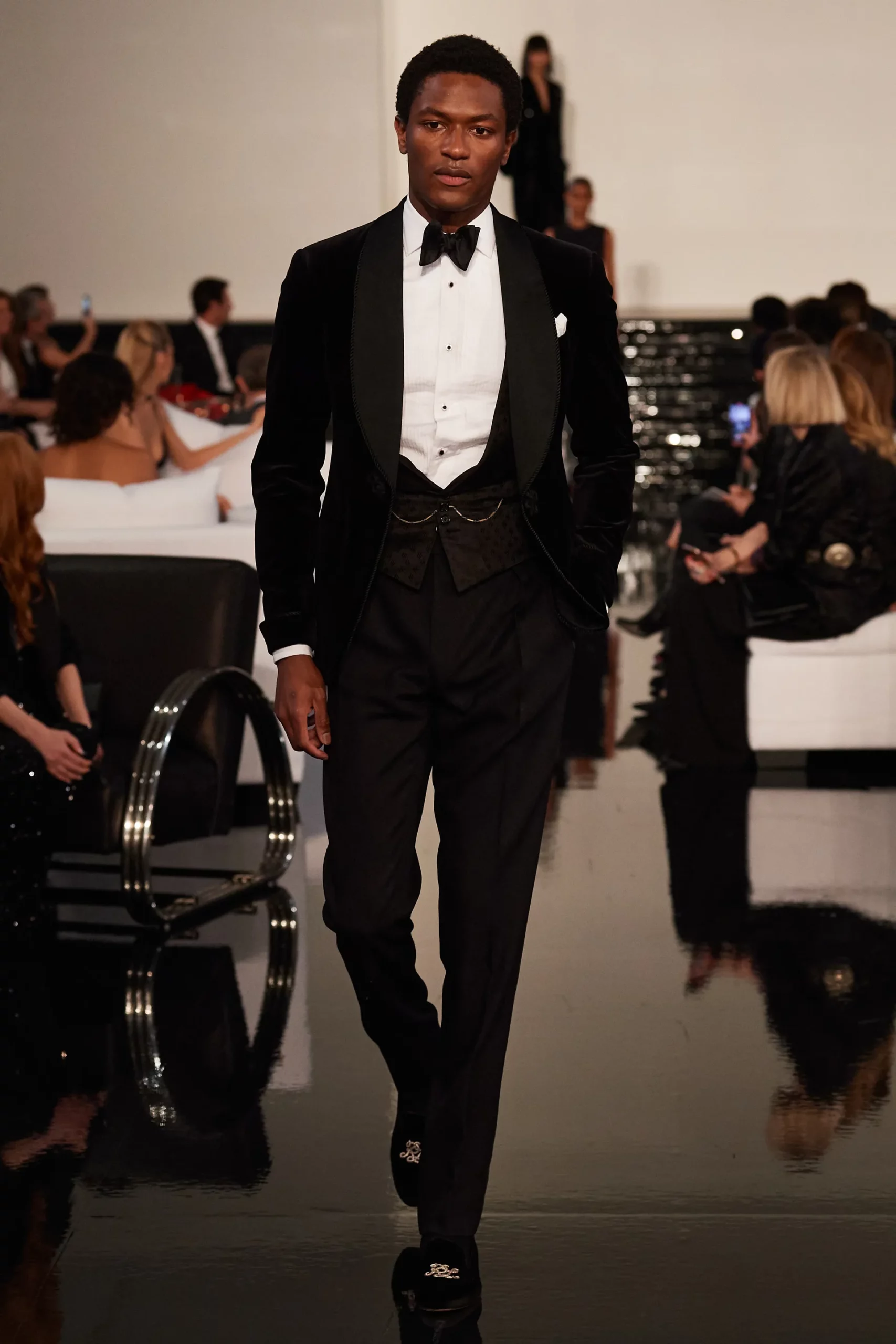 Ralph Lauren 2022-2023 秋冬纽约时装秀 Runway 杂志