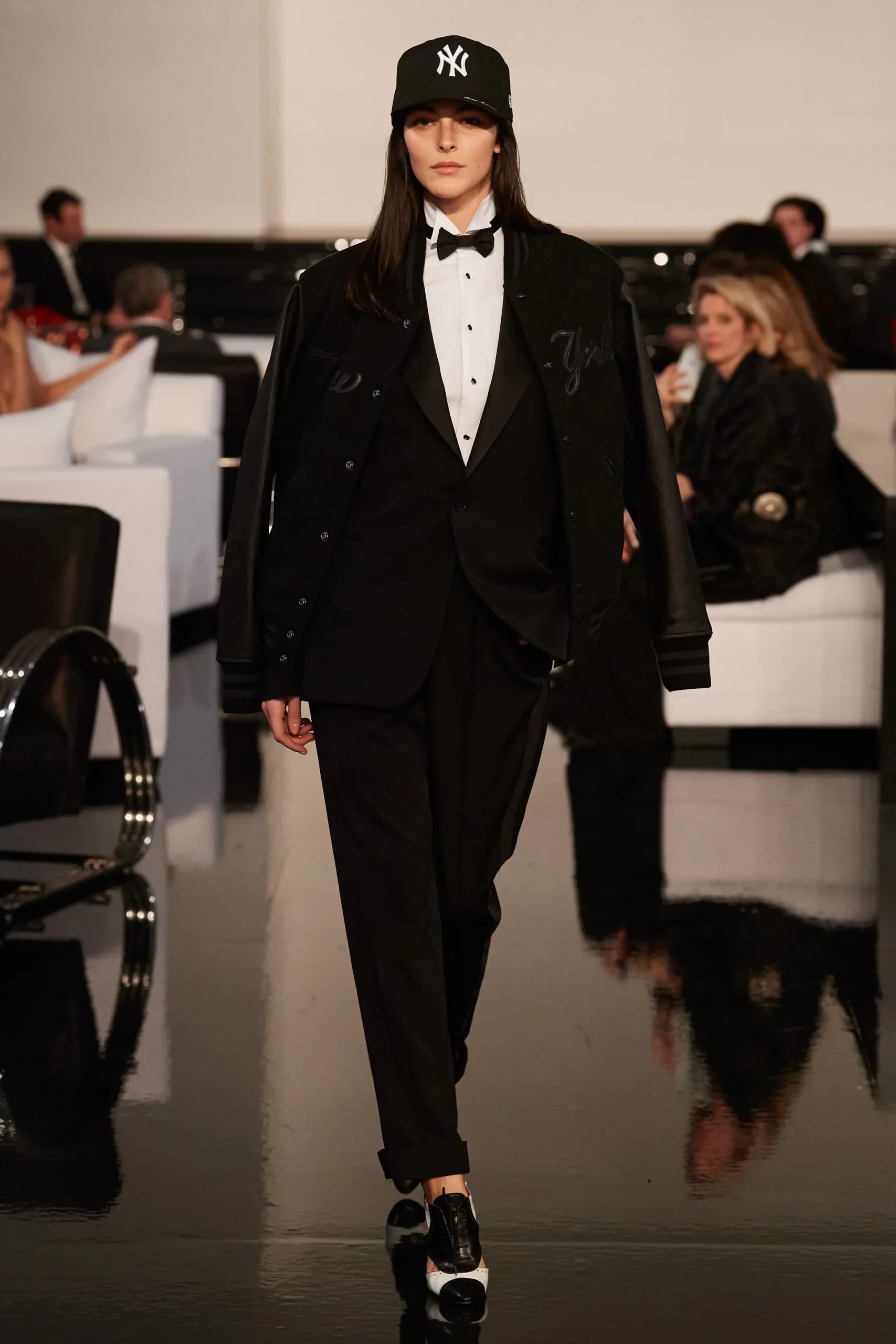 Ralph Lauren 2022-2023 秋冬纽约时装秀 Runway 杂志