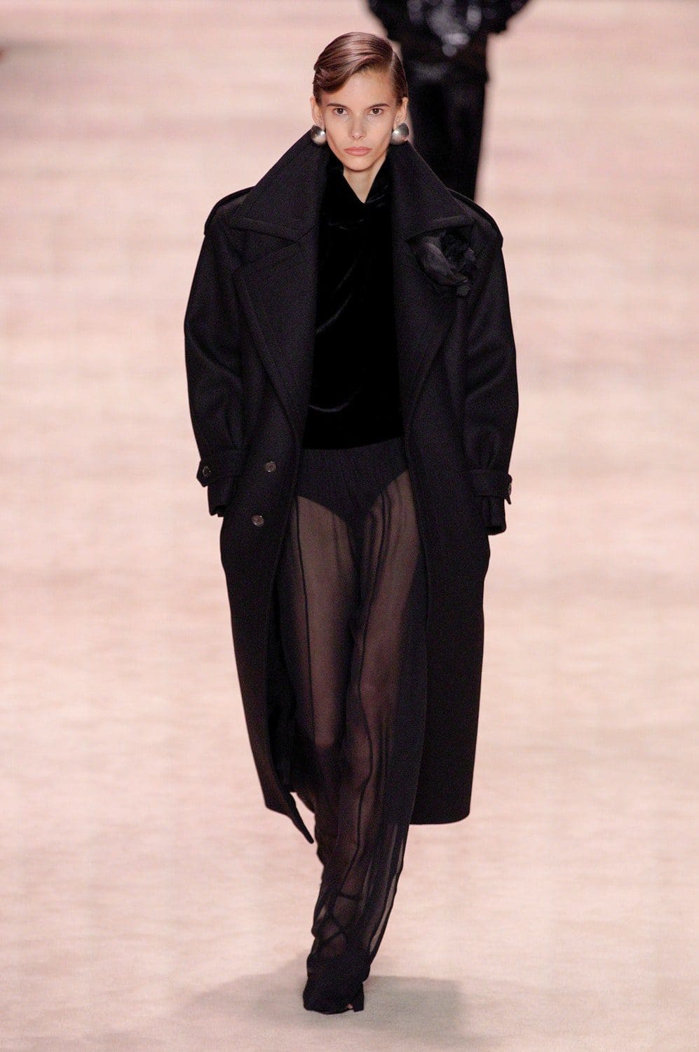 Saint Laurent Outono Inverno 2022-2023 Paris Runway revista
