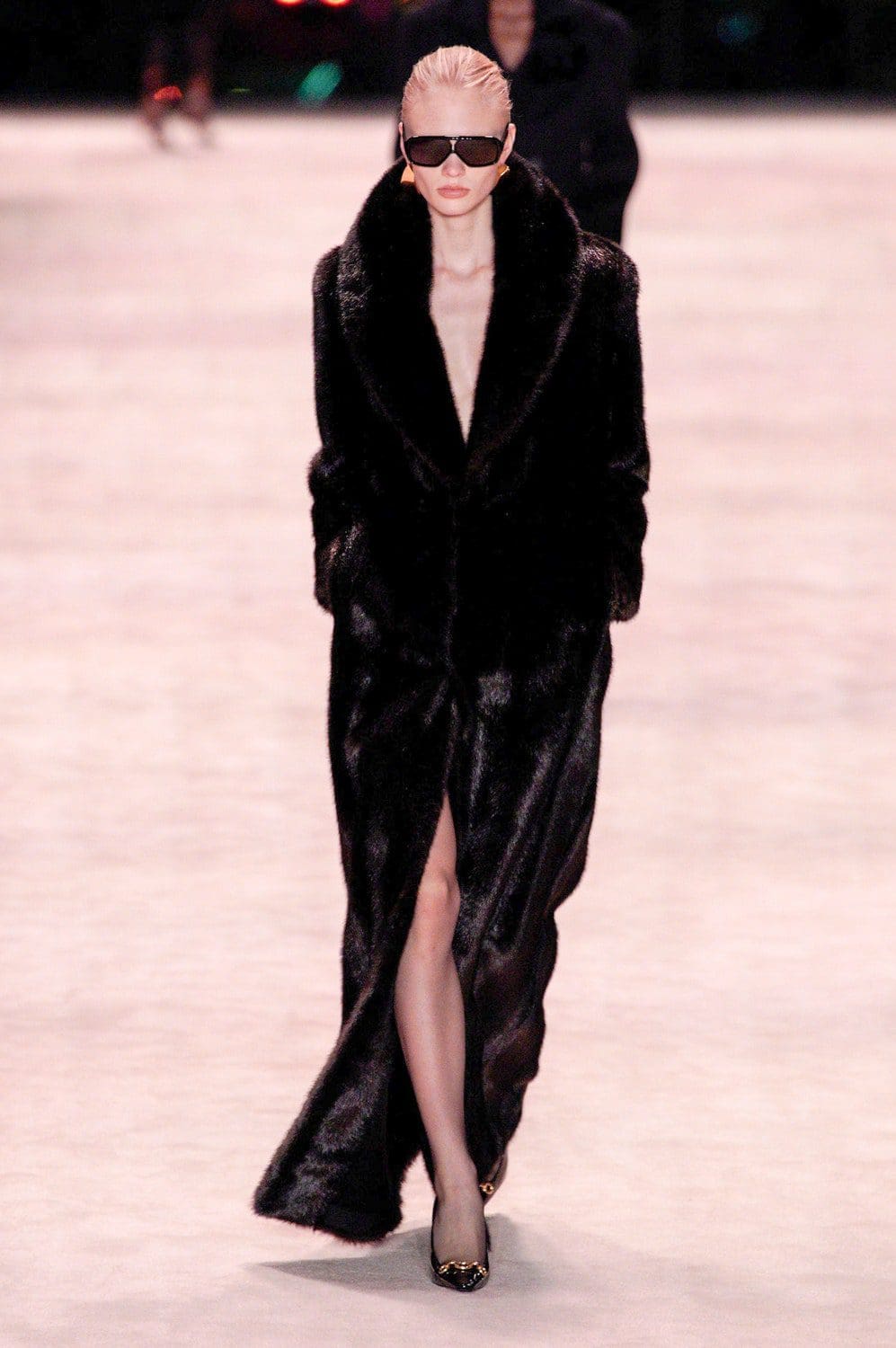 Saint Laurent Outono Inverno 2022-2023 Paris Runway revista