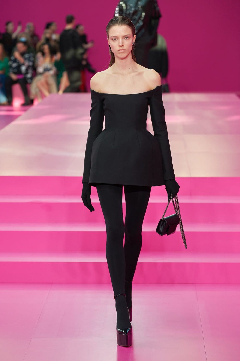 Valentino Otoño Invierno 2022-2023 París Runway Revista