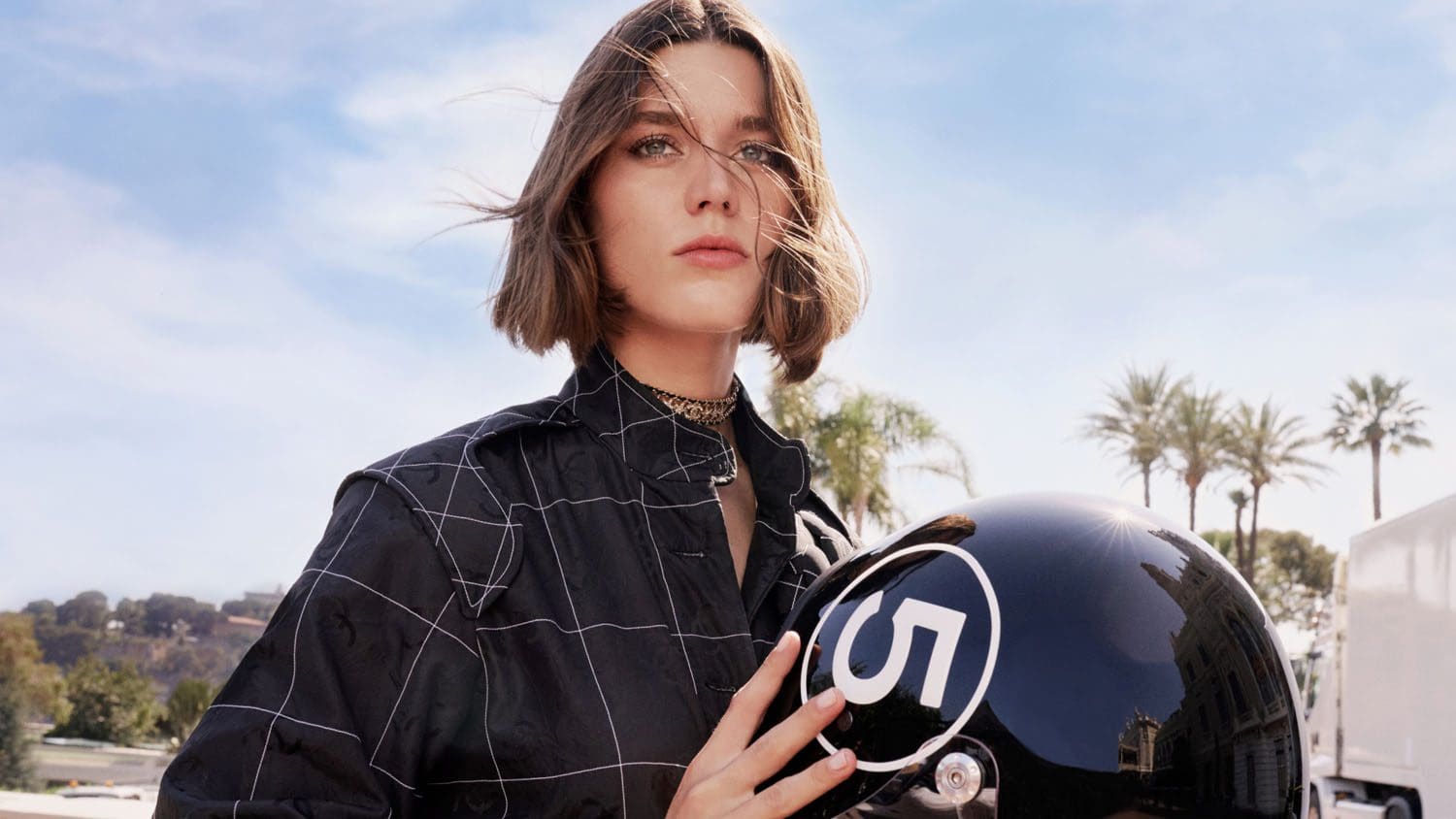 chanel cruise 2022 23 di sofia e roman coppola, foto melodie mcdaniel runway rivista (2)