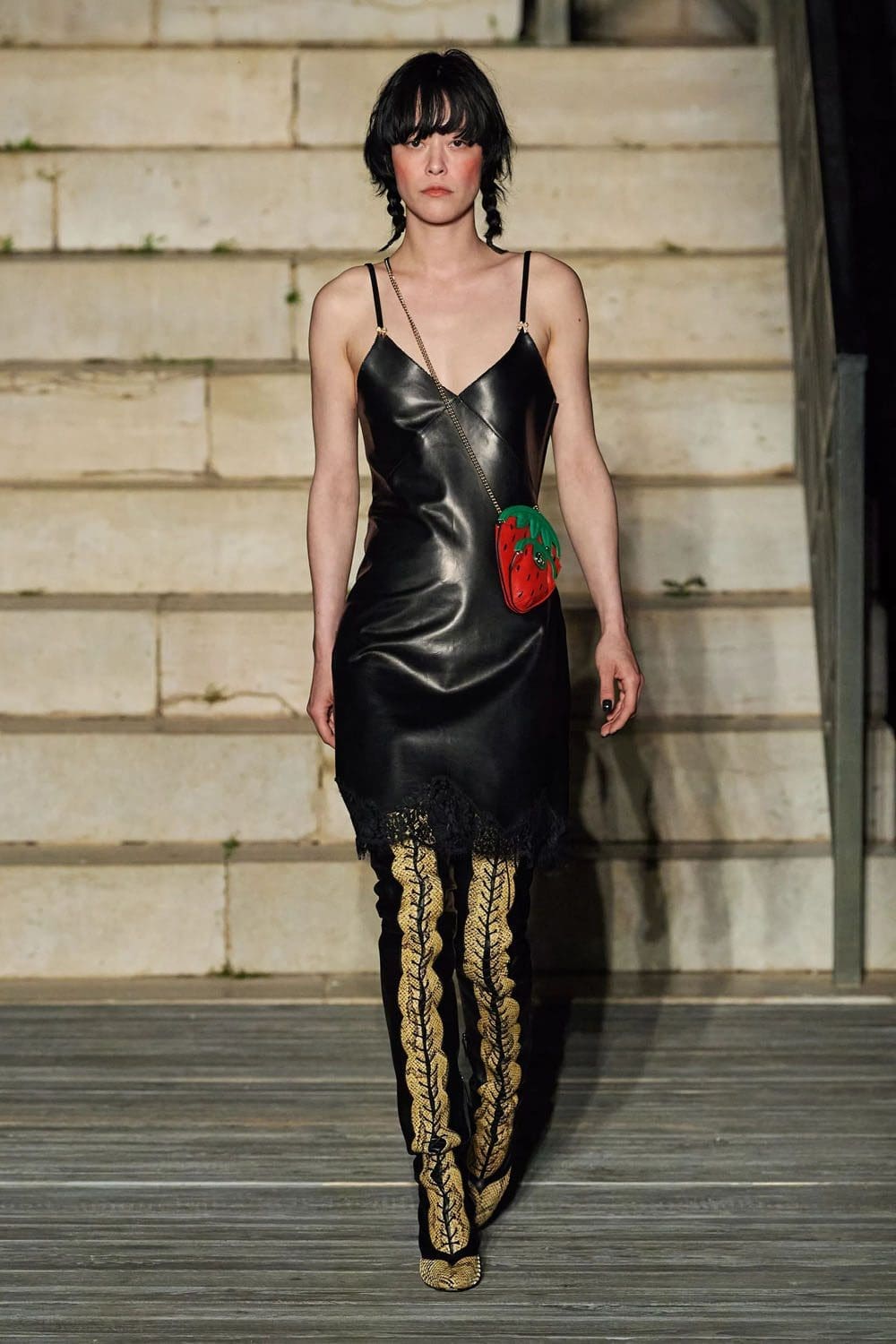 gucci kreuzfahrt 2023 resort runway Zeitschrift (14)