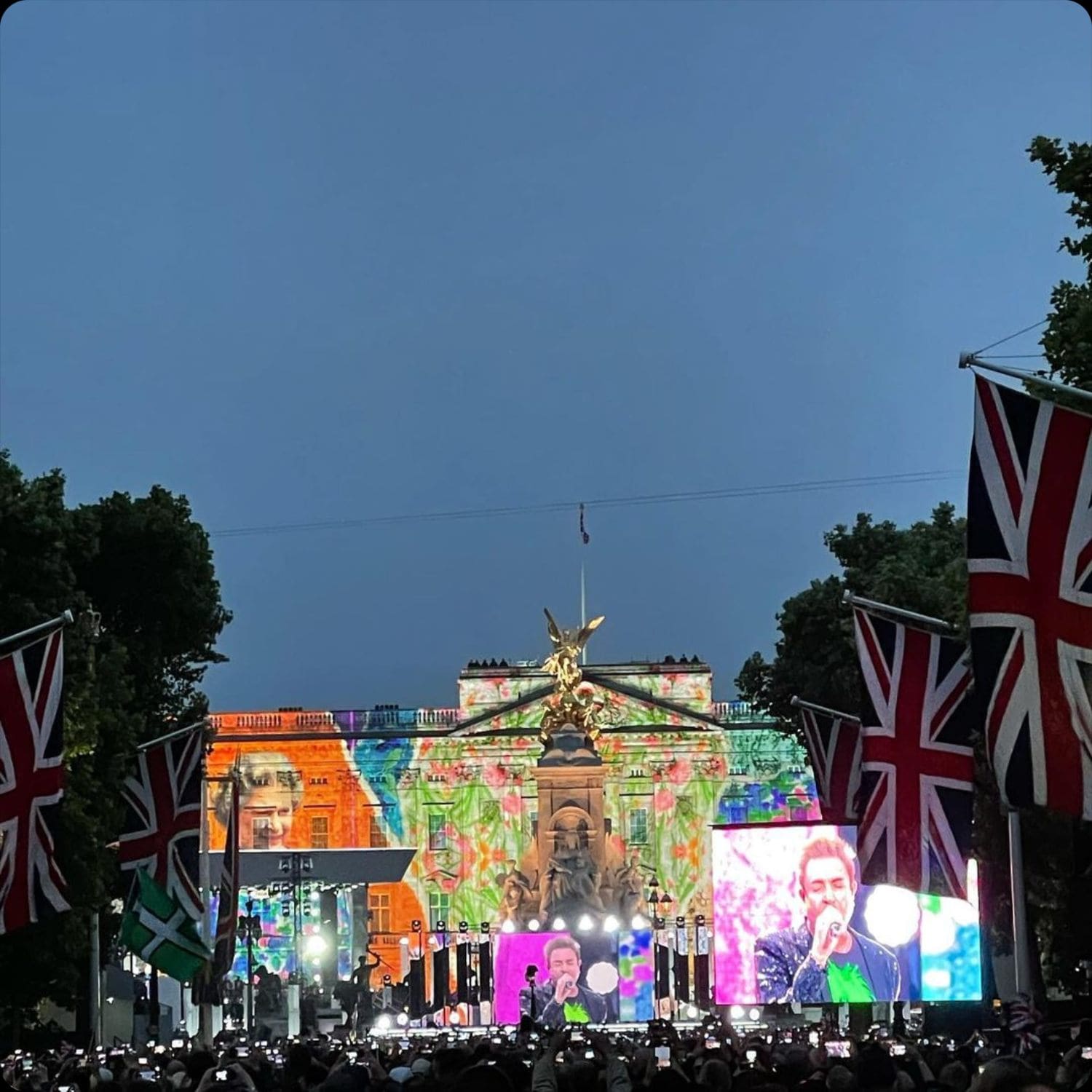 Faits saillants de la fête du jubilé de platine par Runway Magazine