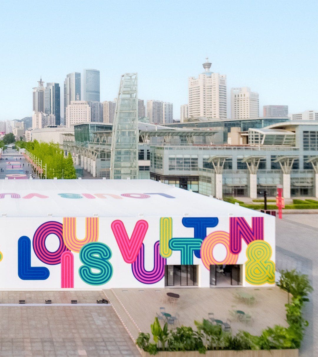 Выставка Louis Vuitton 160 в Циндао, Китай Runway Журнал