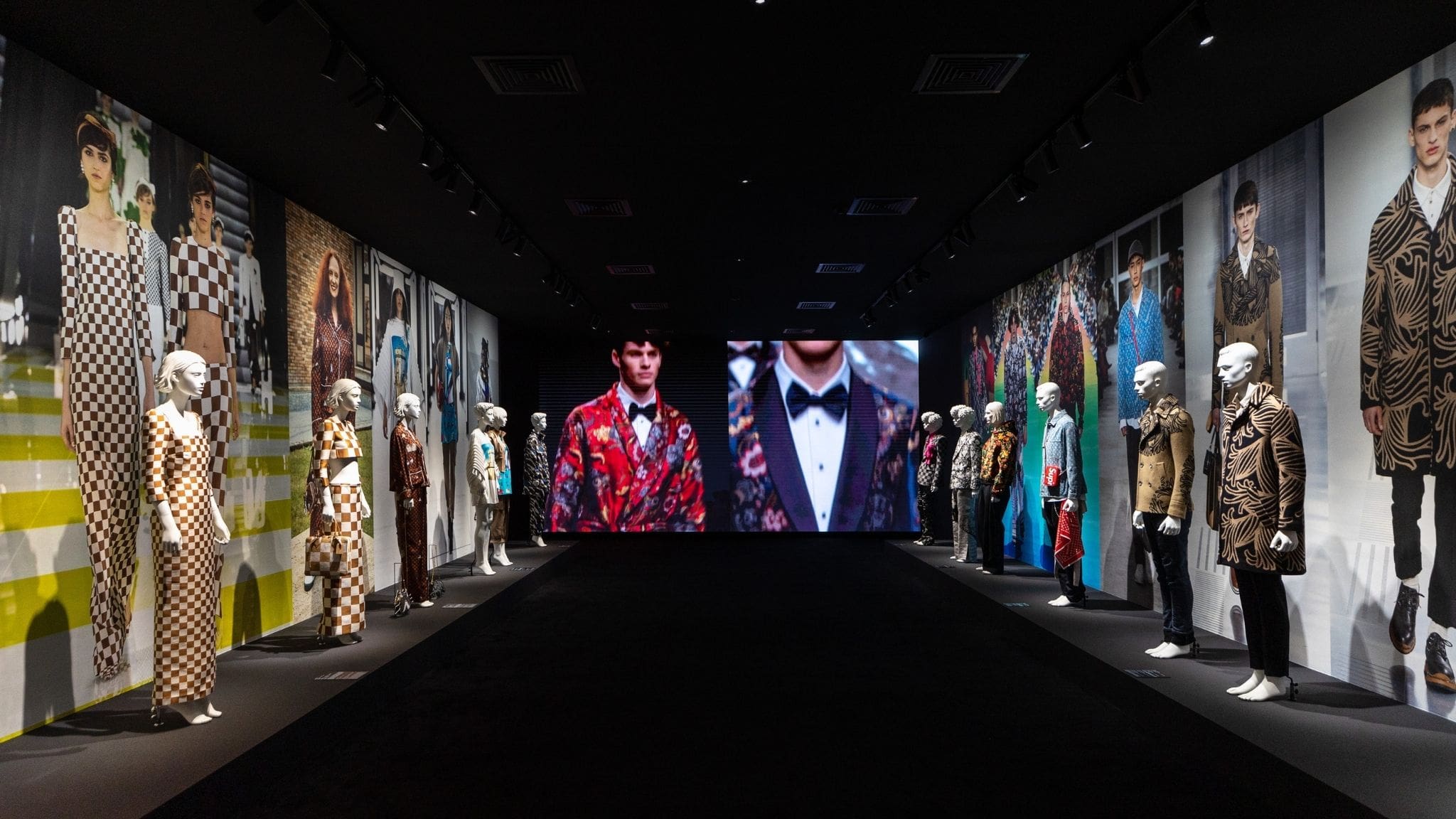 Выставка Louis Vuitton 160 в Циндао, Китай Runway Журнал