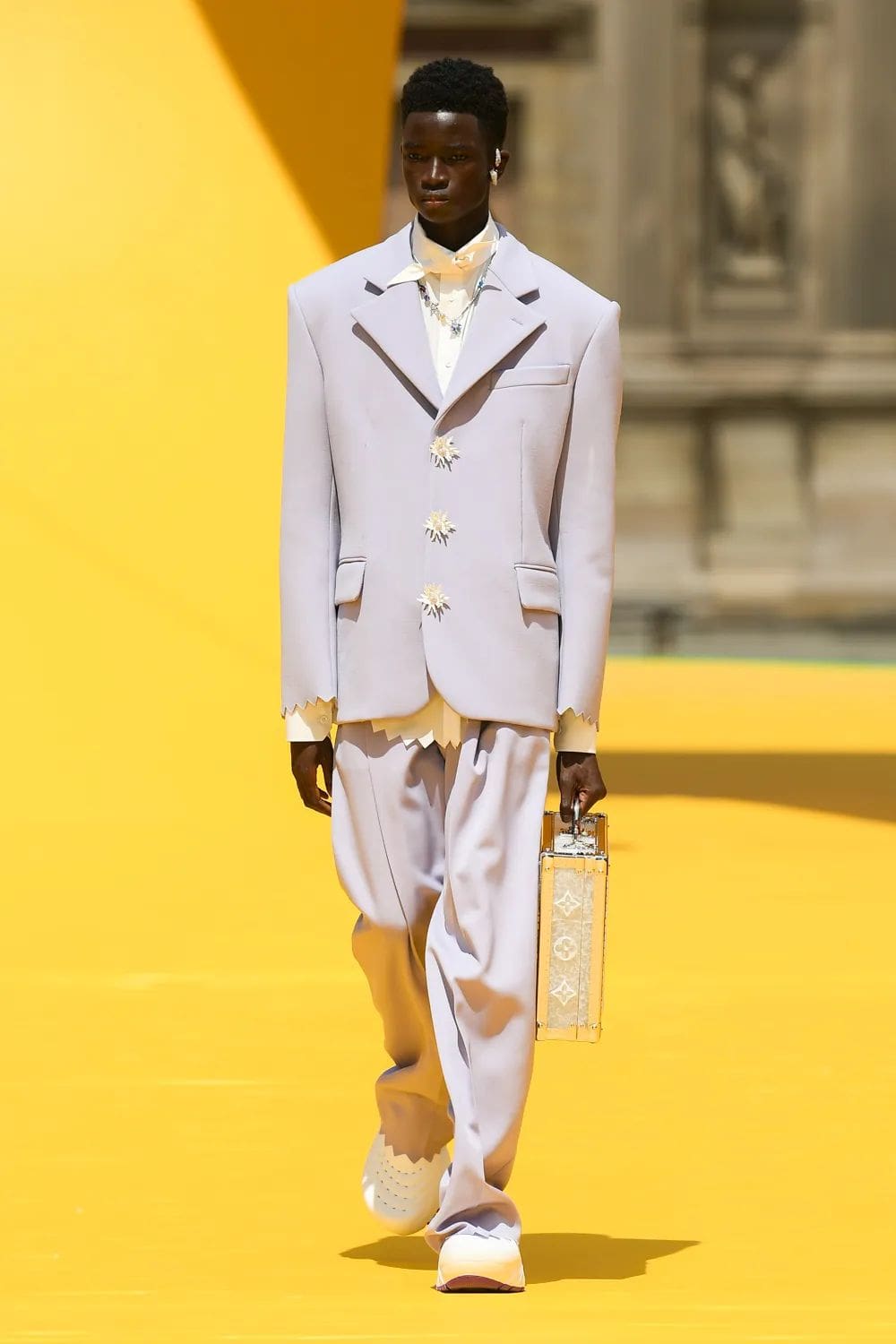 Louis Vuitton Primavera Estate 2023 Uomo Runway Magazine