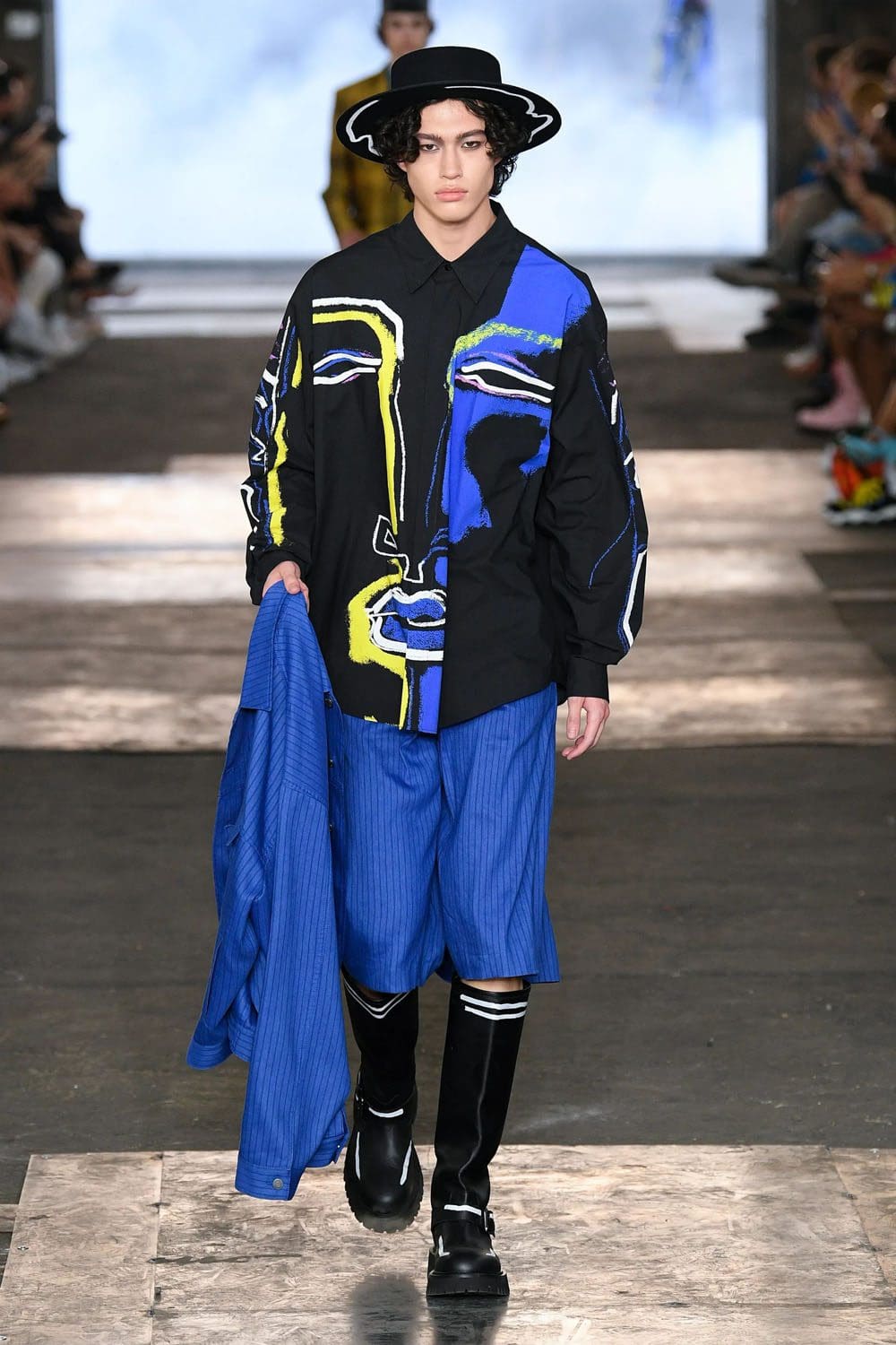 Moschino Homme Printemps Été 2023 Runway Magazine