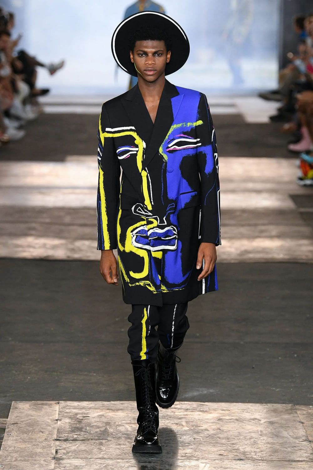 Moschino Homme Printemps Été 2023 Runway Magazine
